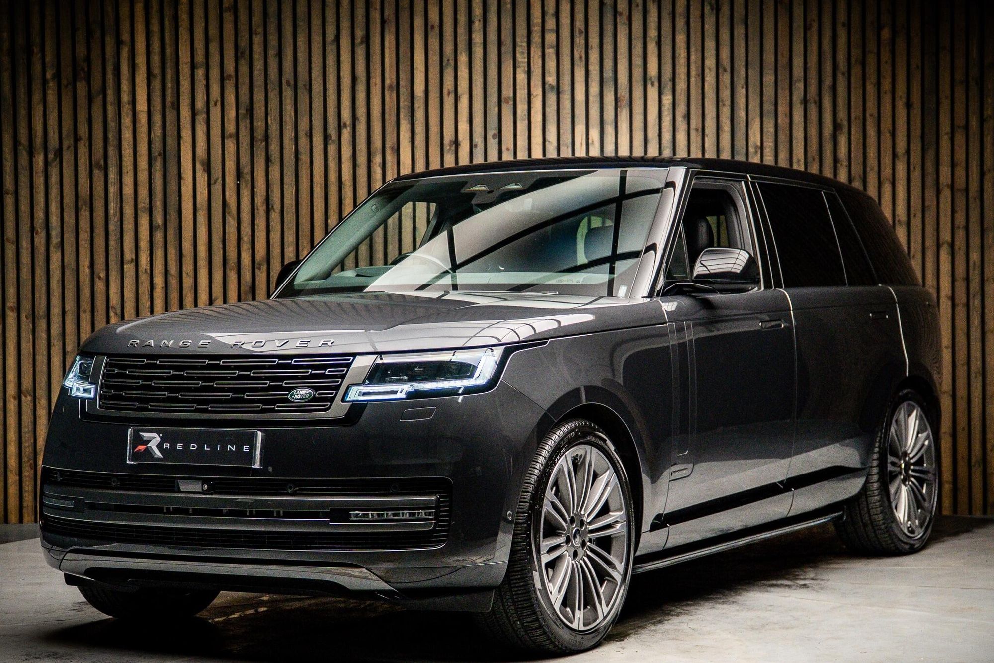 LAND ROVER RANGE ROVER ESTATE 4.4 P530 V8 Autobiography LWB 4dr Auto [7 Seat] for sale UK - Slide 8