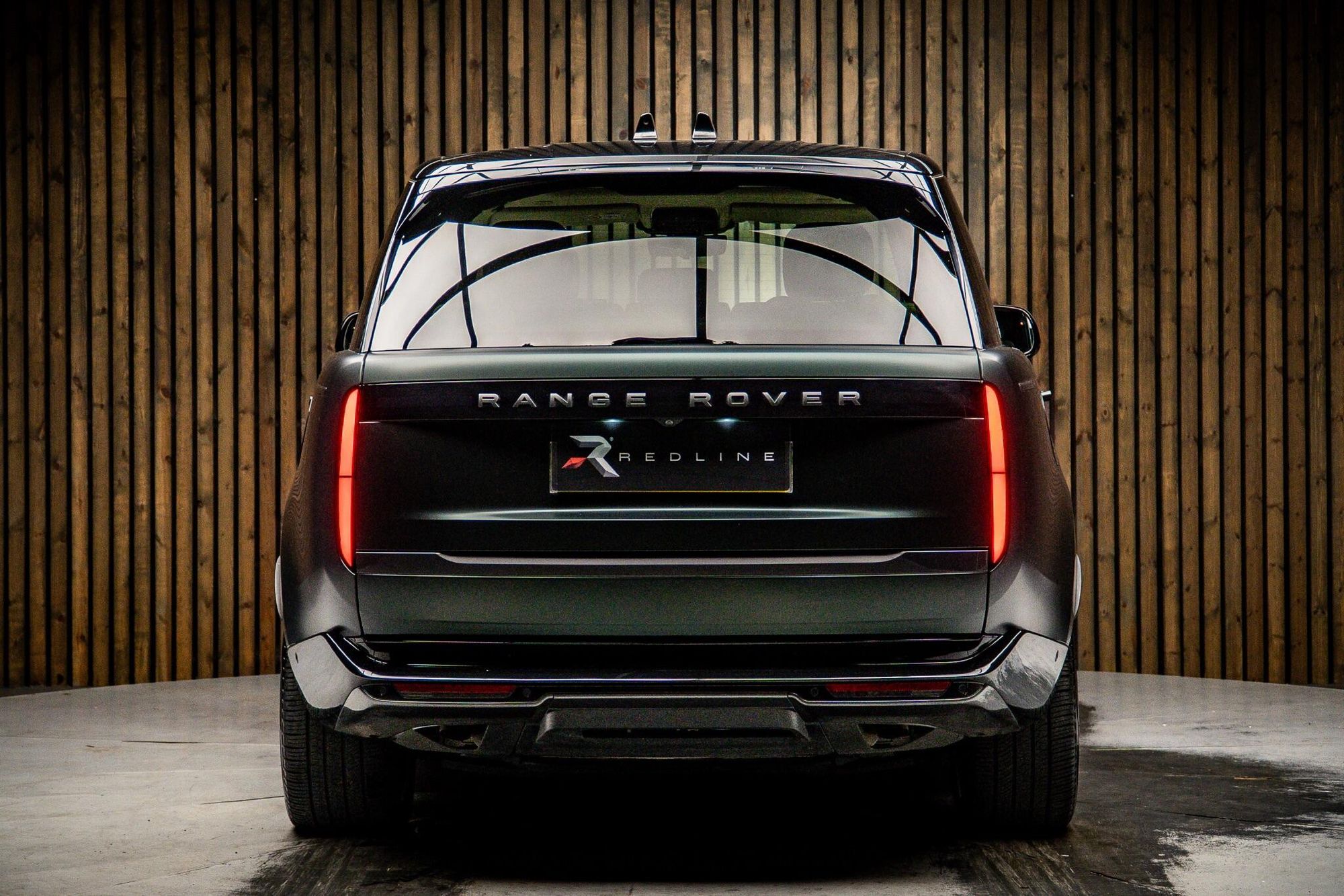 LAND ROVER RANGE ROVER ESTATE 3.0 P440e HSE 4dr Auto for sale UK - Slide 6