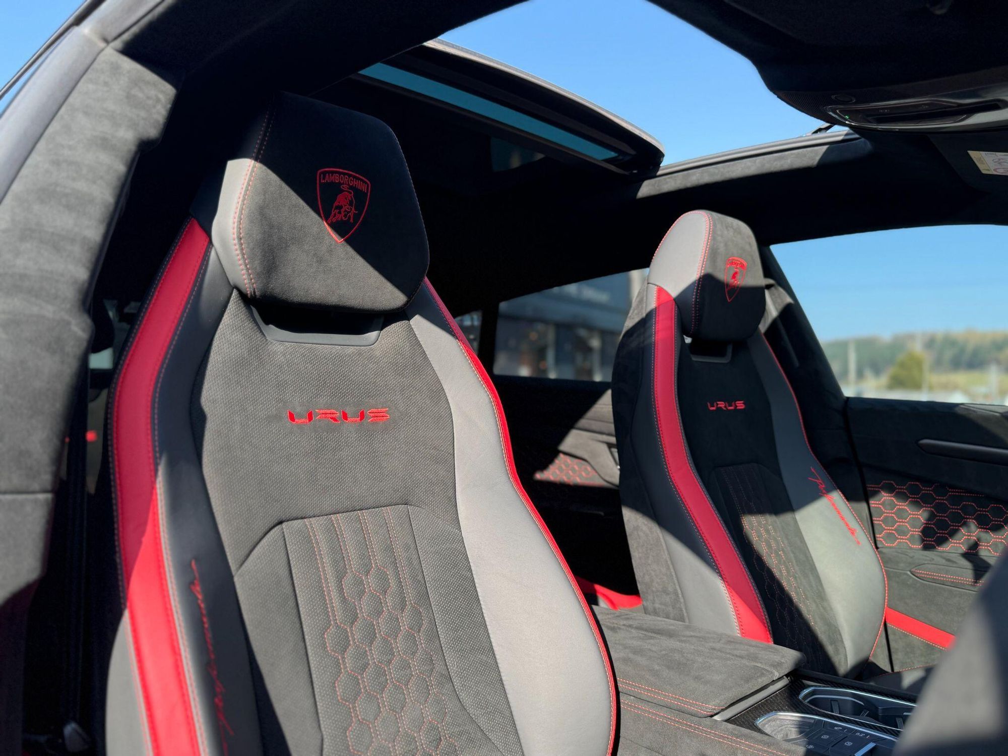 LAMBORGHINI URUS ESTATE 4.0T FSI V8 Performante 5dr Auto for sale UK - Slide 3