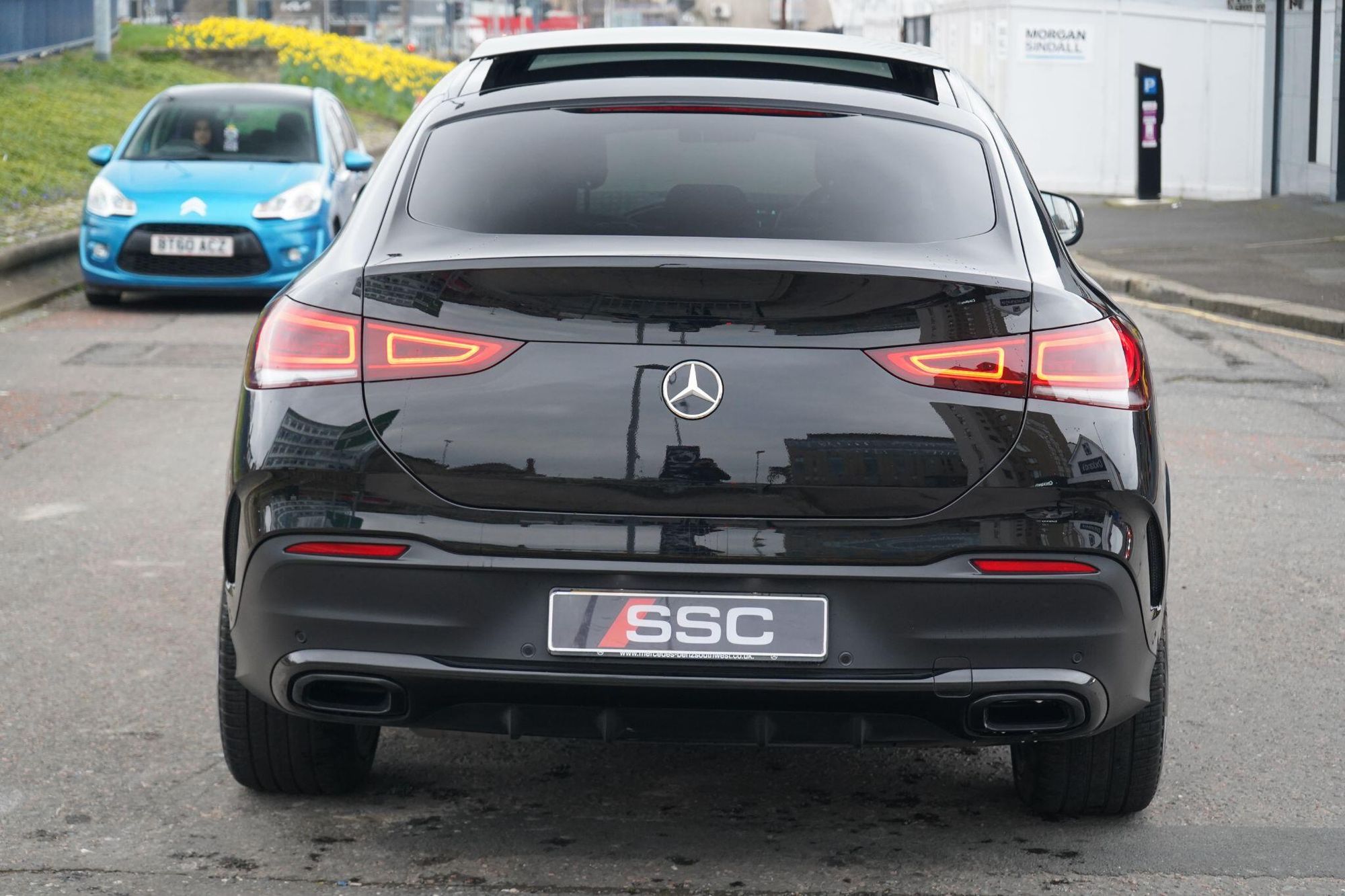 MERCEDES-BENZ GLE COUPE GLE DIESEL COUPE GLE 400d 4Matic AMG Line Premium + 5dr 9G-Tronic for sale UK - Slide 10