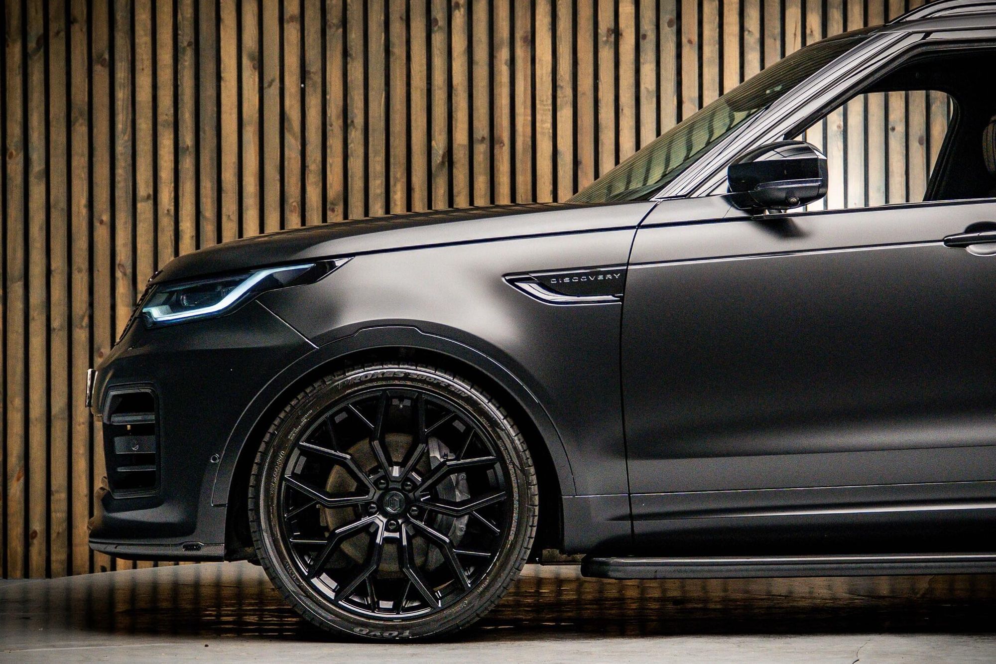 LAND ROVER DISCOVERY DIESEL SW 3.0 D350 Dynamic HSE 5dr Auto for sale UK - Slide 9