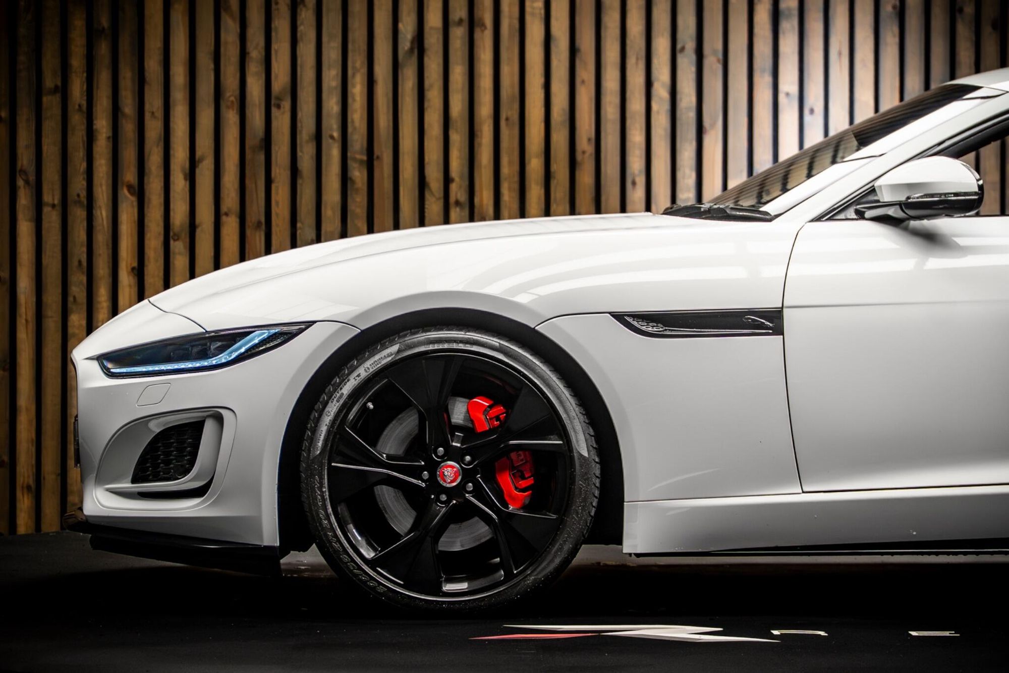 JAGUAR F-TYPE COUPE 2.0 P300 R-Dynamic 2dr Auto for sale UK - Slide 9