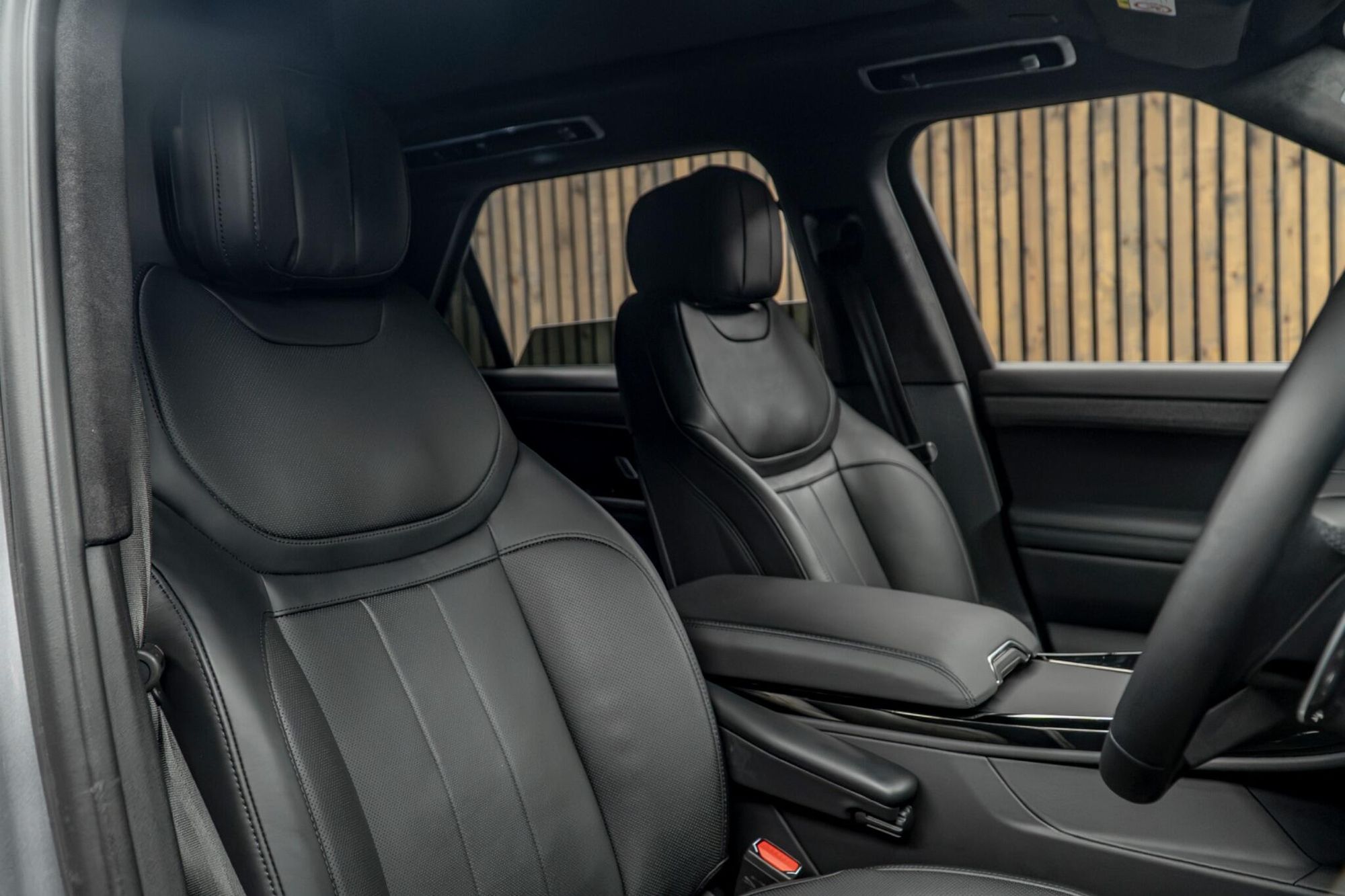 LAND ROVER RANGE ROVER SPORT ESTATE 3.0 P460e Autobiography 5dr Auto for sale UK - Slide 2