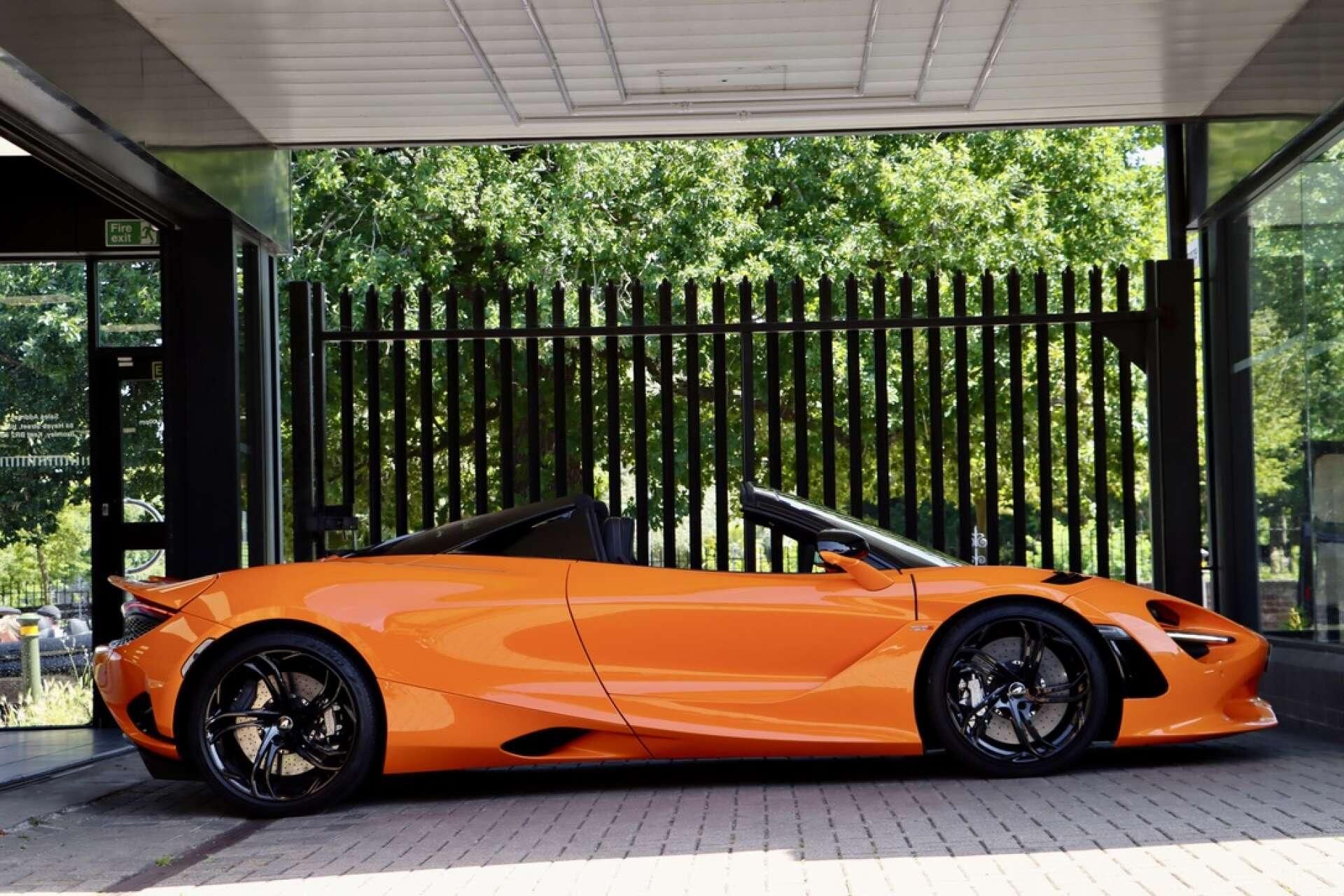 MCLAREN 750S SPIDER V8 2dr SSG Auto for sale UK - Slide 8