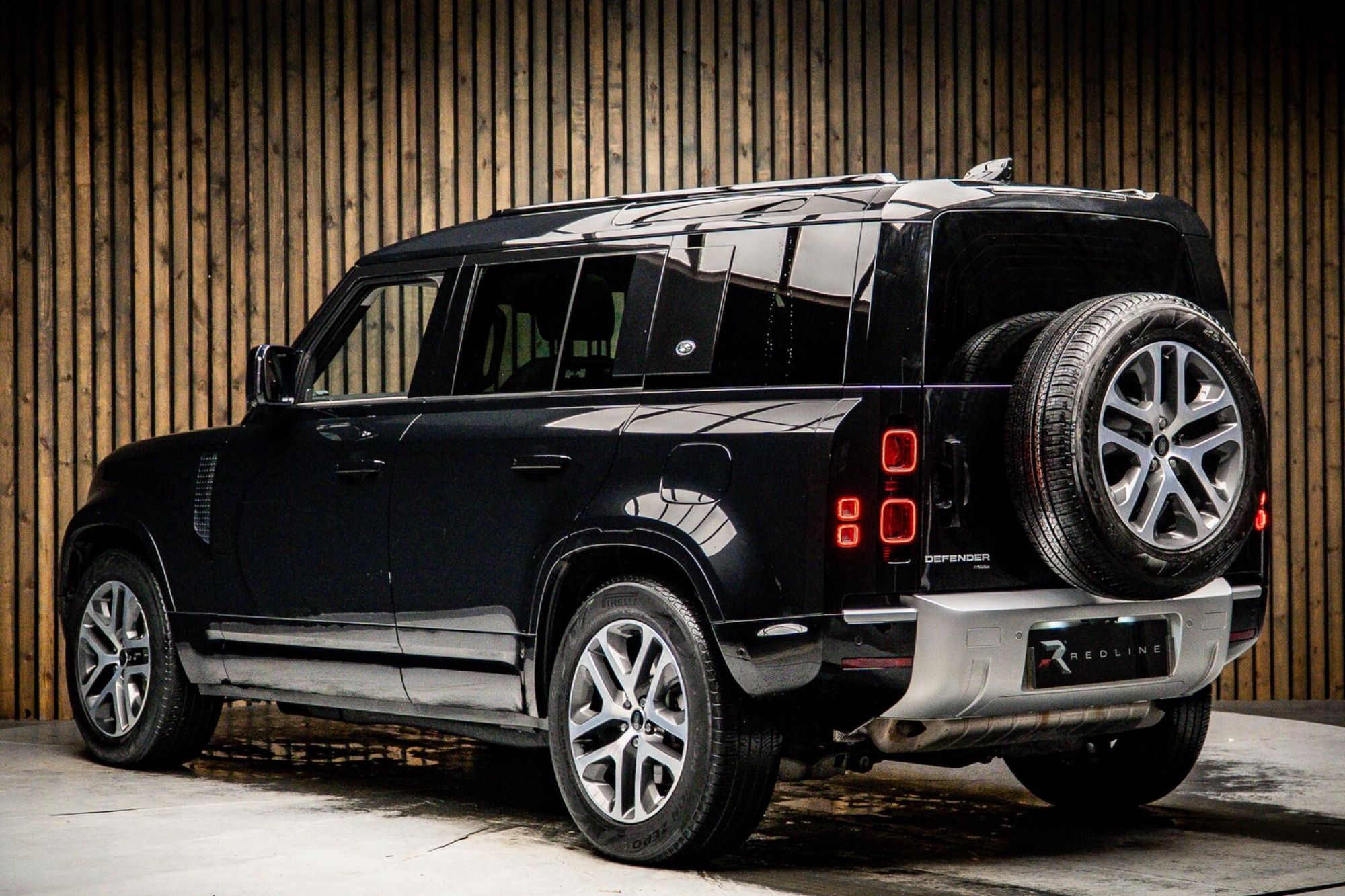 LAND ROVER DEFENDER ESTATE SPECIAL EDITIONS 2.0 P400e XS Edition 110 5dr Auto for sale UK - Slide 3