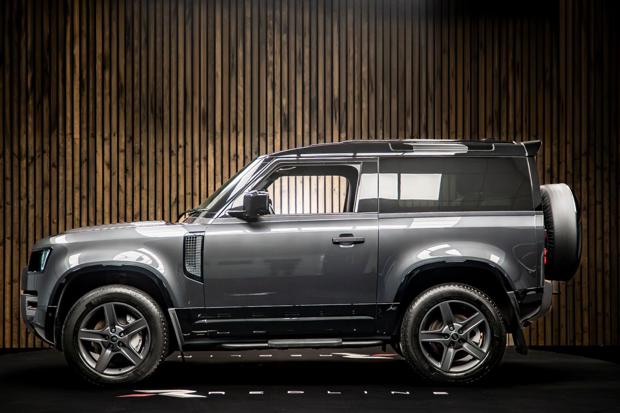 LAND ROVER DEFENDER DIESEL ESTATE 3.0 D350 X-Dynamic SE 90 3dr Auto for sale UK - Slide 7