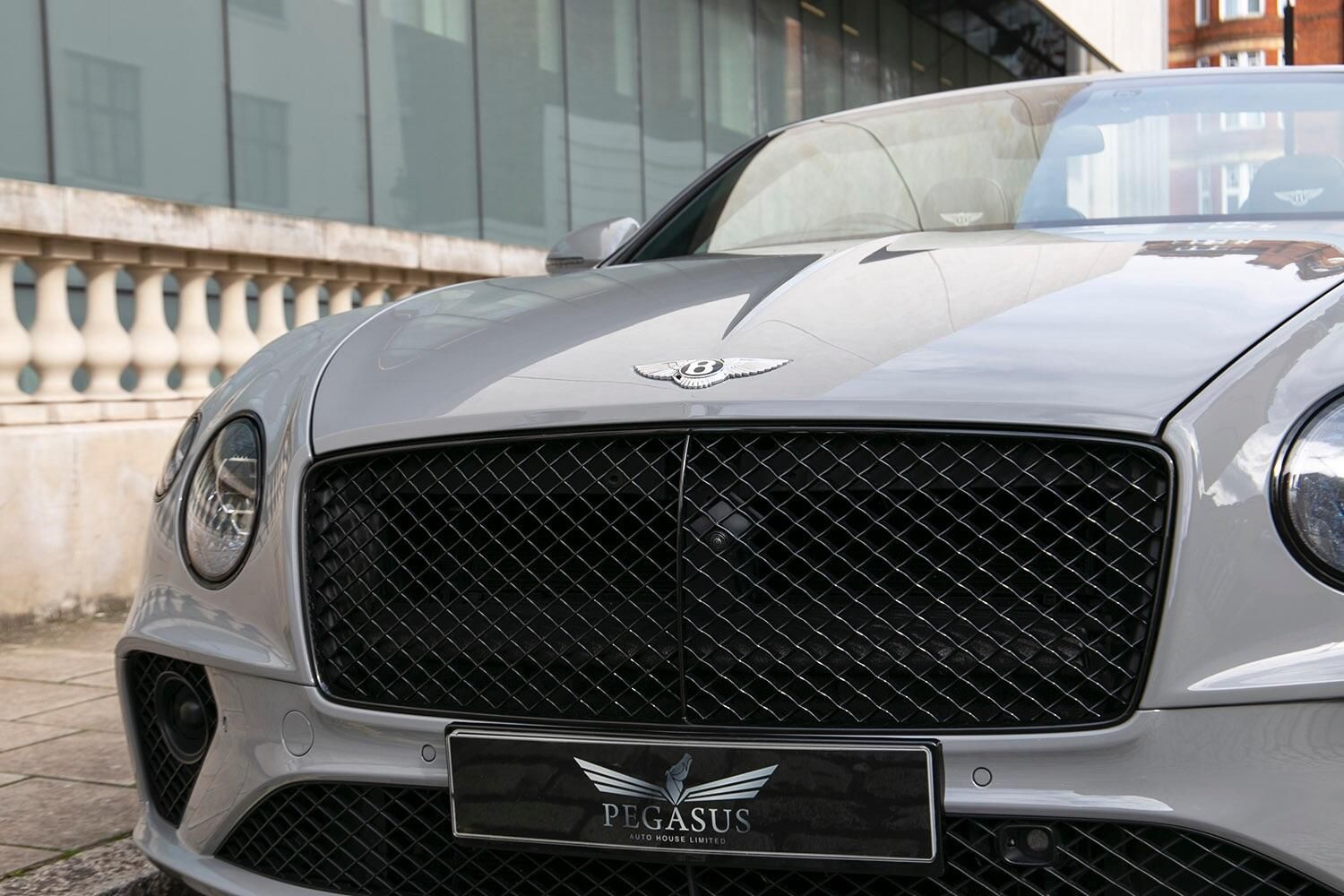 BENTLEY CONTINENTAL GTC CONVERTIBLE 4.0 V8 S 2dr Auto for sale UK - Slide 2