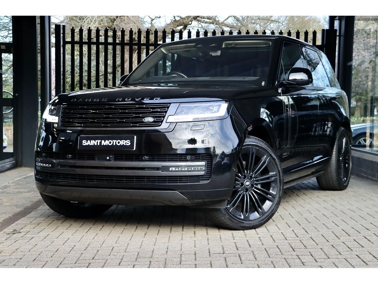 Land Rover Range Rover 3.0 D350 mHEV Autobiography Diesel 5 Door Auto for sale UK - Slide 2