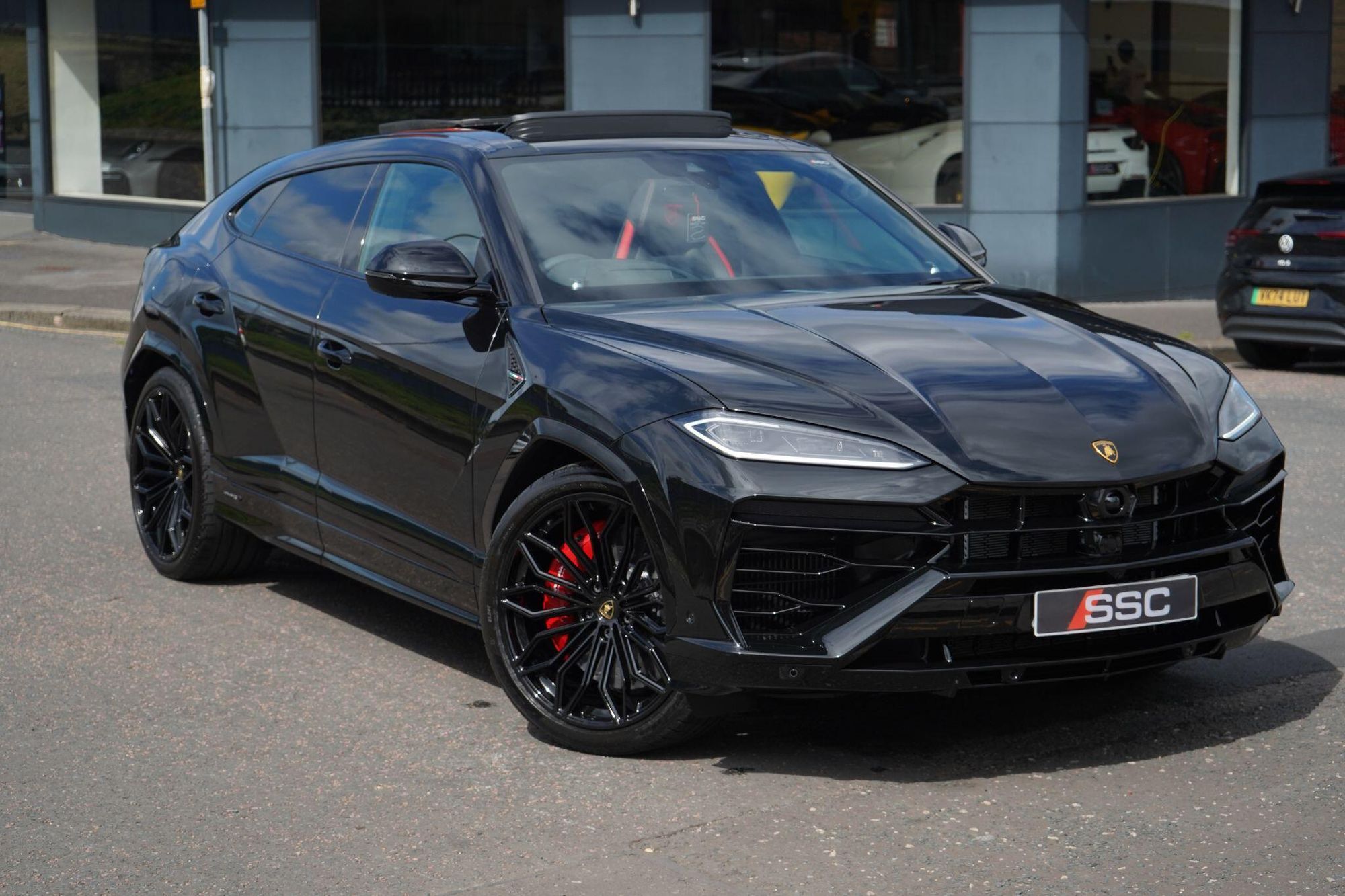 LAMBORGHINI URUS ESTATE 4.0T 25.9kWh Plug-in Hybrid FSI V8 5dr Auto for sale UK - Slide 4