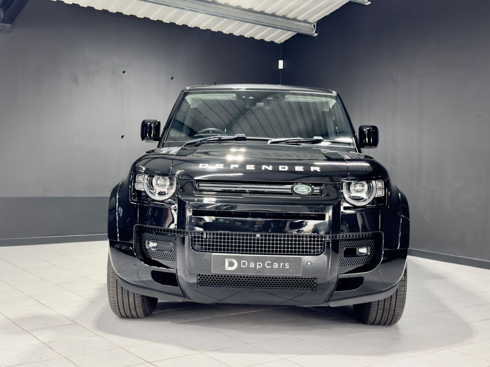 LAND ROVER DEFENDER ESTATE SPECIAL EDITIONS 2.0 P400e XS Edition 110 5dr Auto for sale UK - Slide 2