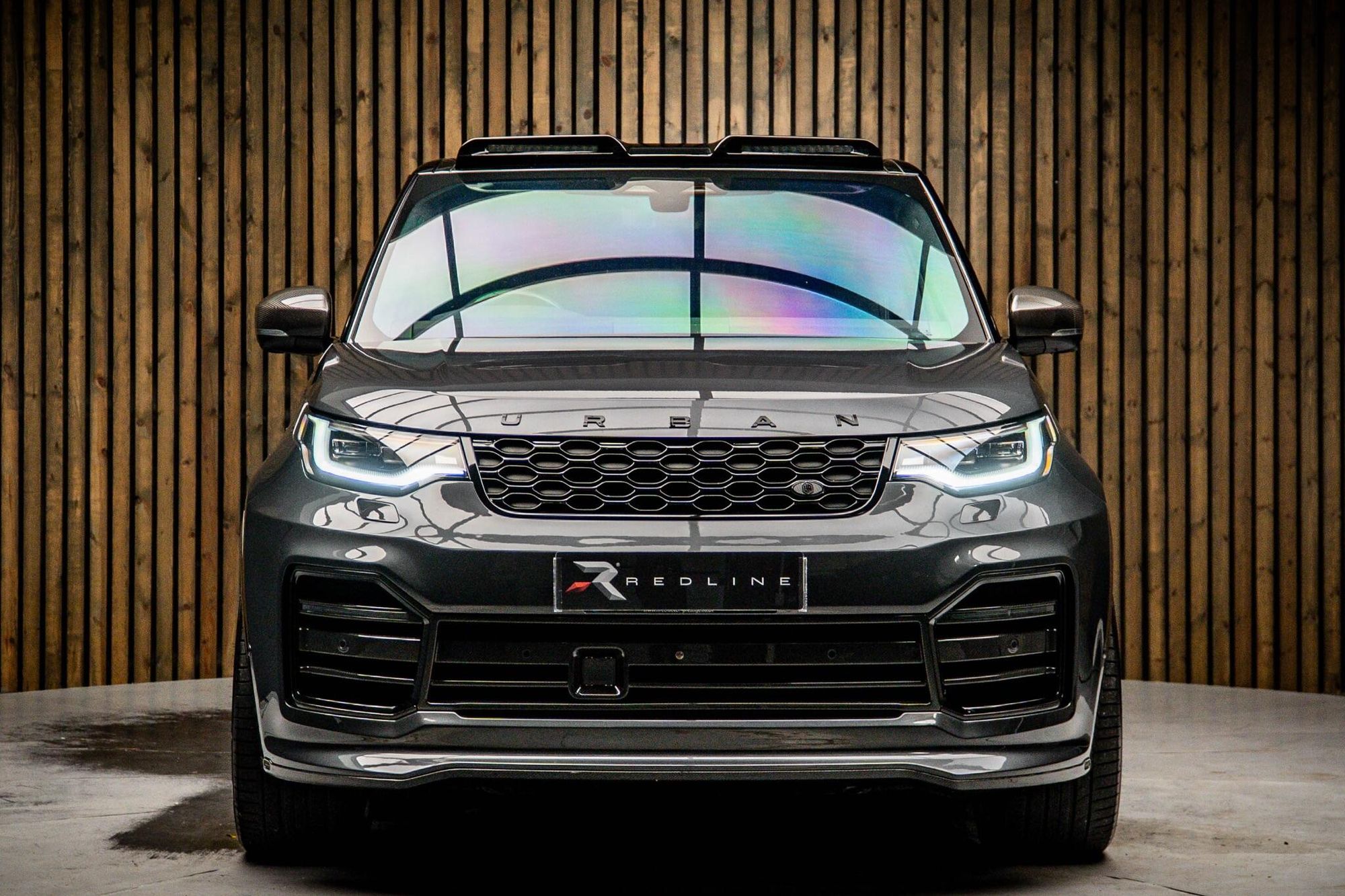 LAND ROVER DISCOVERY DIESEL SW 3.0 D300 Dynamic HSE 5dr Auto for sale UK - Slide 5