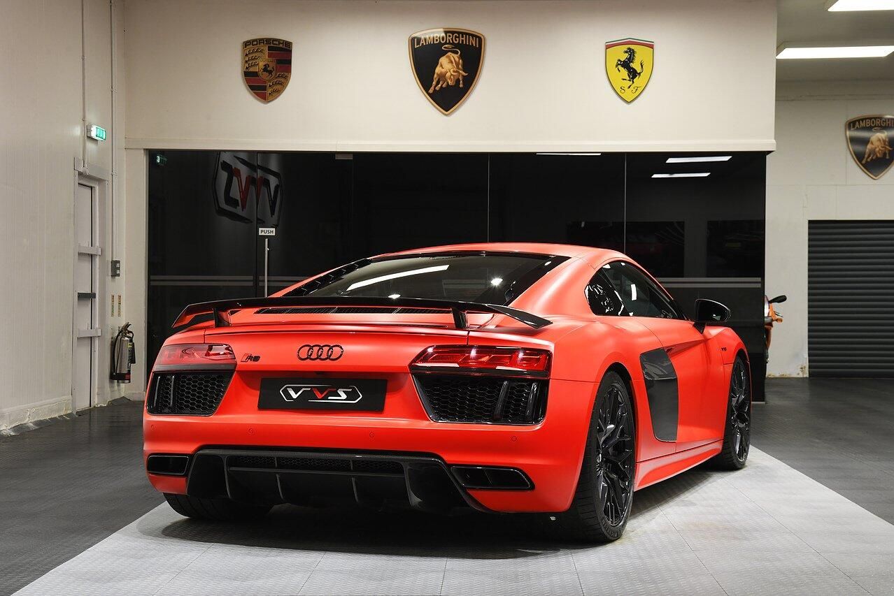 AUDI R8 COUPE 5.2 FSI V10 Plus Quattro 2dr S Tronic for sale UK - Slide 3
