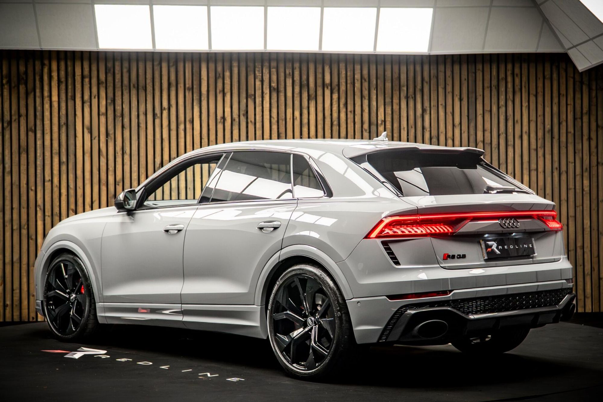 AUDI RS Q8 ESTATE RS Q8 TFSI Quattro Carbon Black 5dr Tiptronic for sale UK - Slide 3