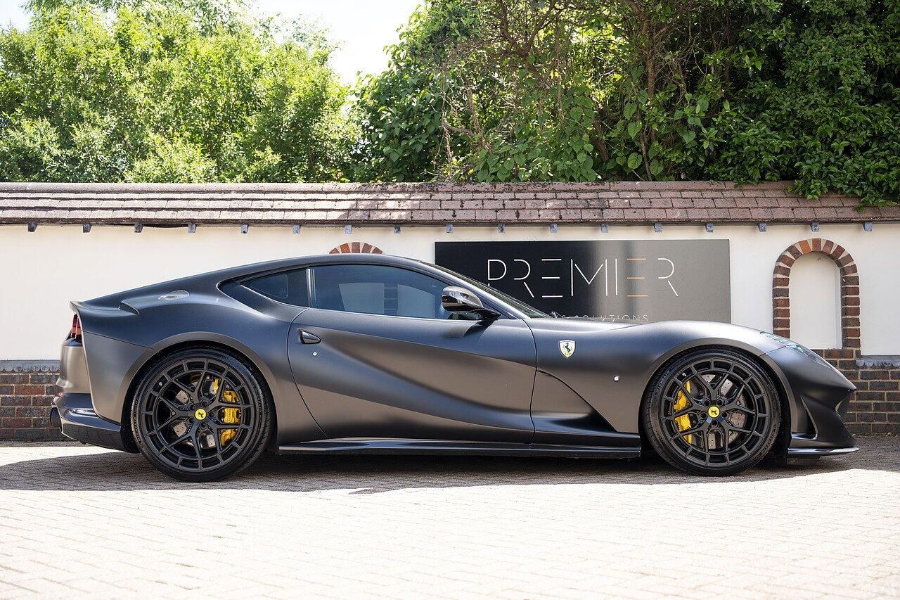 FERRARI 812 SUPERFAST COUPE 2dr Auto for sale UK - Slide 3