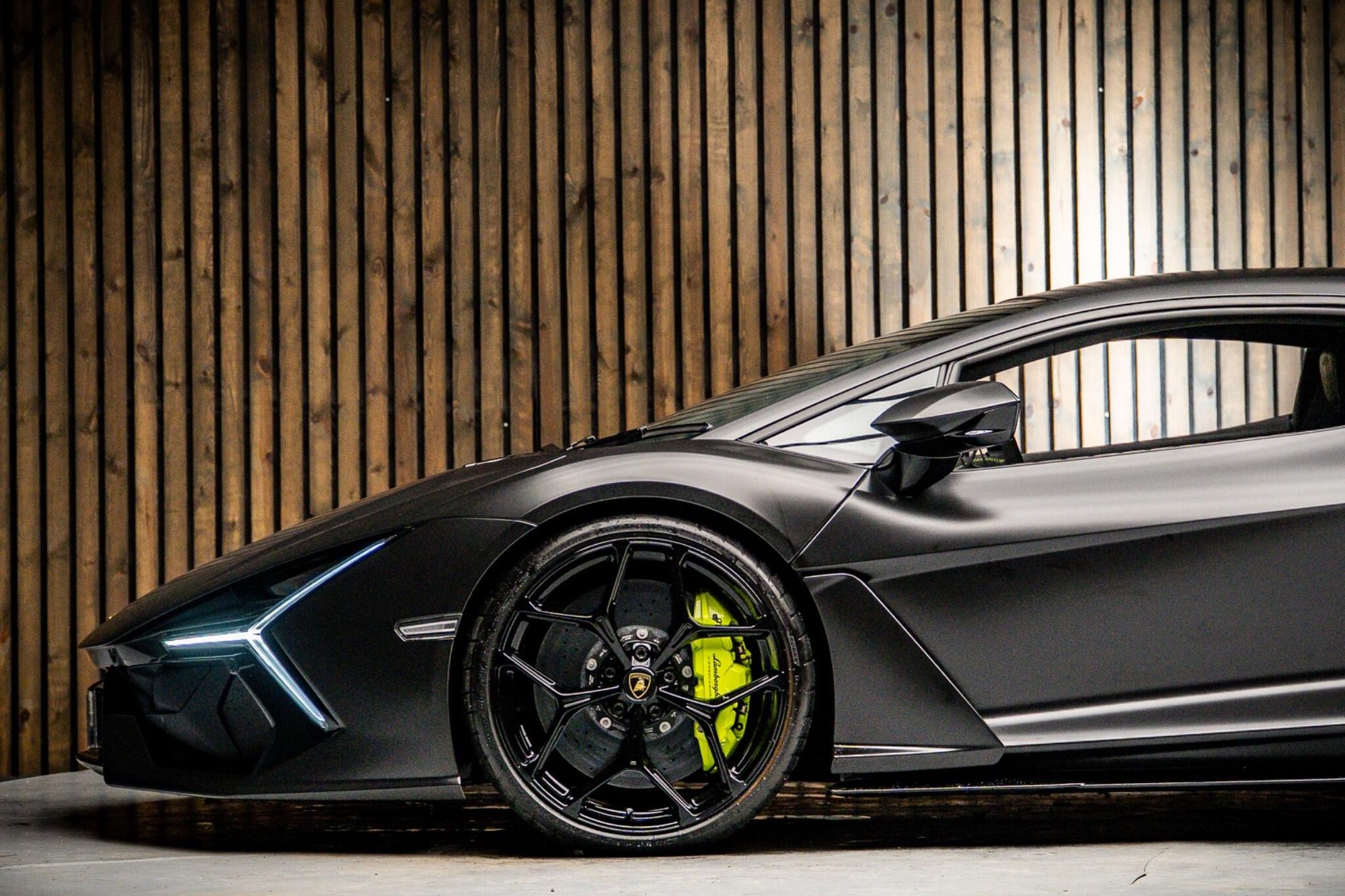 LAMBORGHINI REVUELTO COUPE 6.5 V12 1015 PHEV 2dr DCT for sale UK - Slide 9