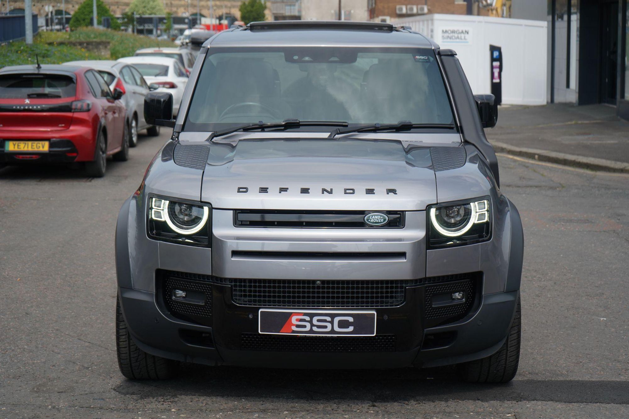 LAND ROVER DEFENDER DIESEL ESTATE 2.0 D240 SE 110 5dr Auto for sale UK - Slide 7