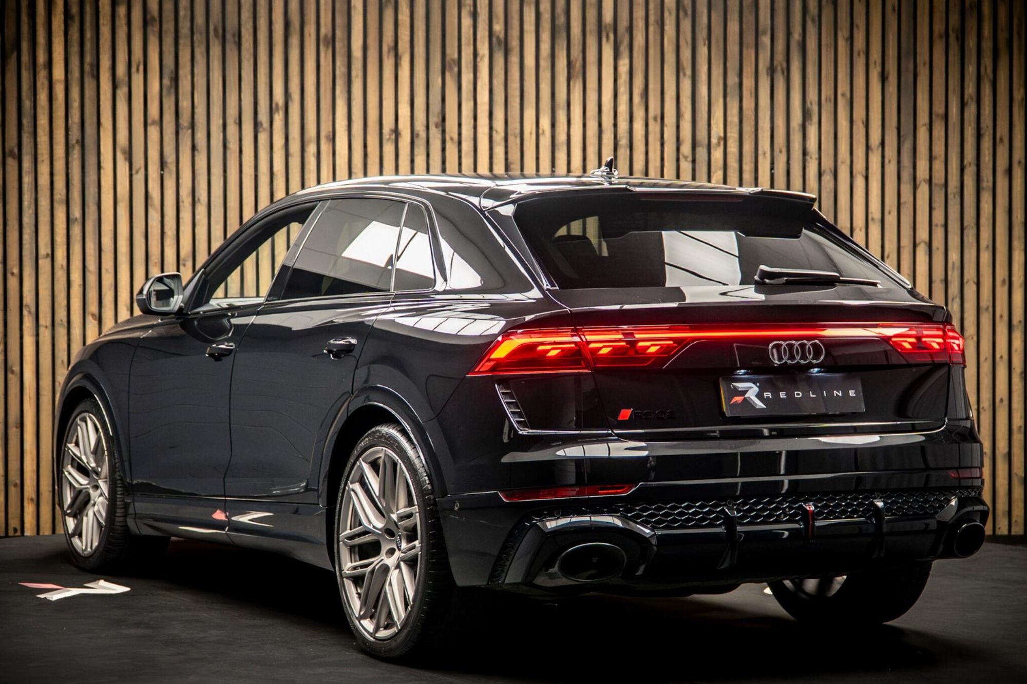 AUDI Q8 ESTATE SPECIAL EDITIONS SQ8 TFSI Quattro Launch Edition 5dr Tiptronic for sale UK - Slide 3