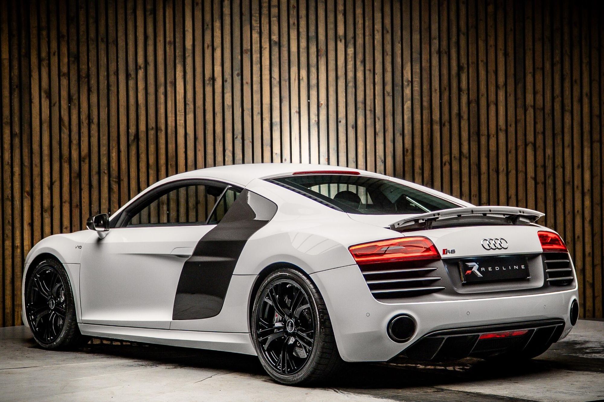 AUDI R8 COUPE 5.2 FSI [550] V10 Plus Quattro 2dr S Tronic for sale UK - Slide 3