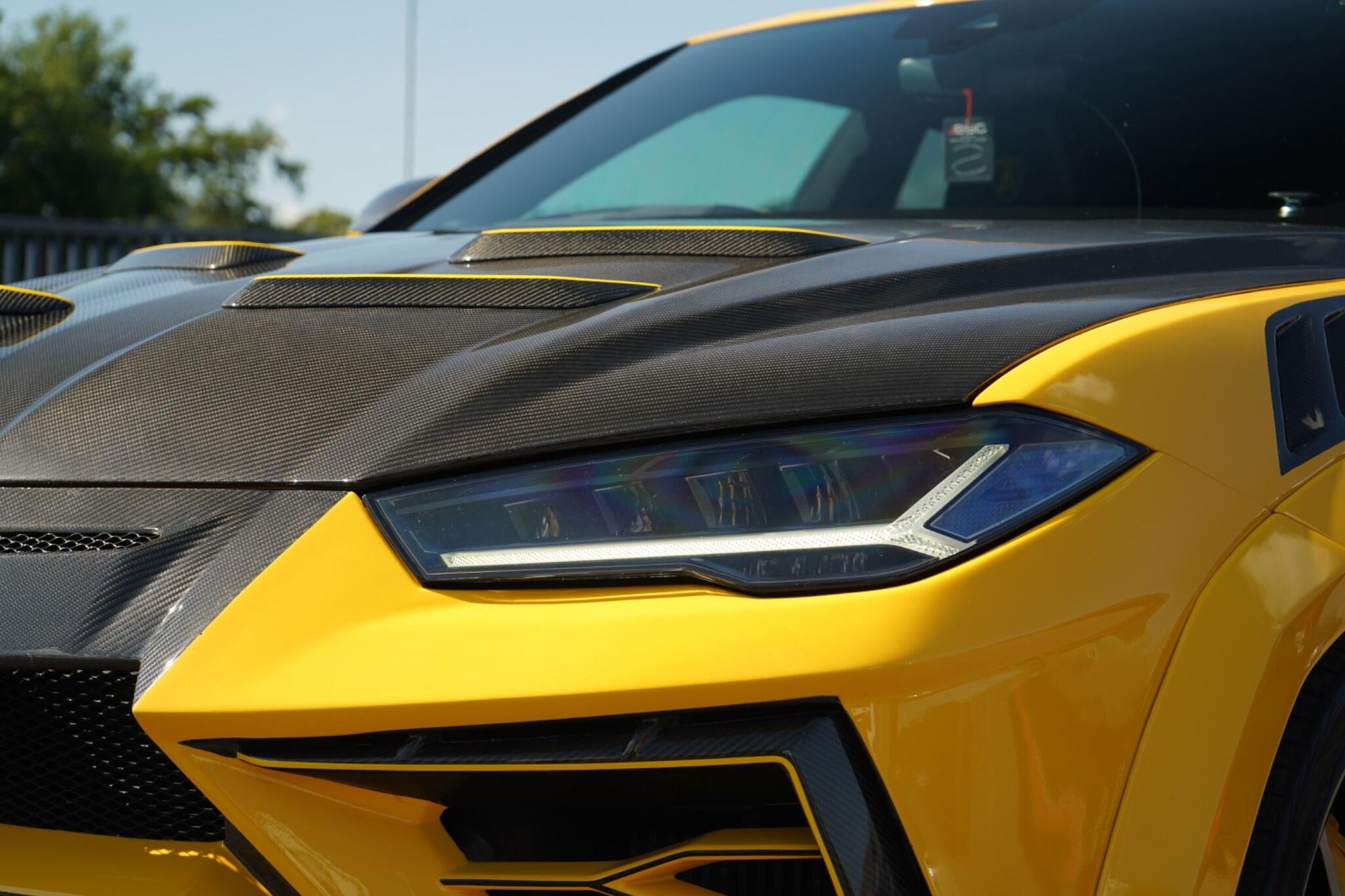 LAMBORGHINI URUS ESTATE 4.0T FSI V8 5dr Auto for sale UK - Slide 9