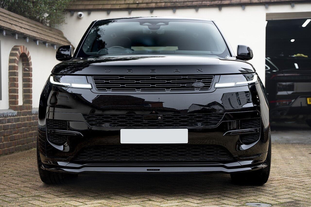 LAND ROVER RANGE ROVER SPORT DIESEL ESTATE 3.0 D300 Dynamic SE 5dr Auto for sale UK - Slide 2