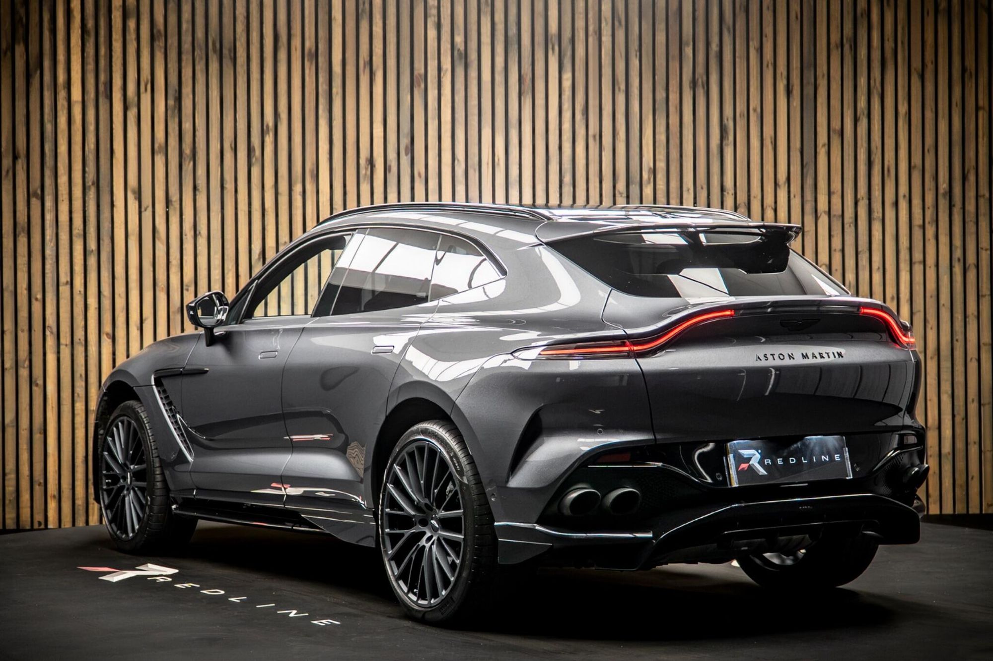 ASTON MARTIN DBX ESTATE V8 DBX707 5dr Touchtronic for sale UK - Slide 3