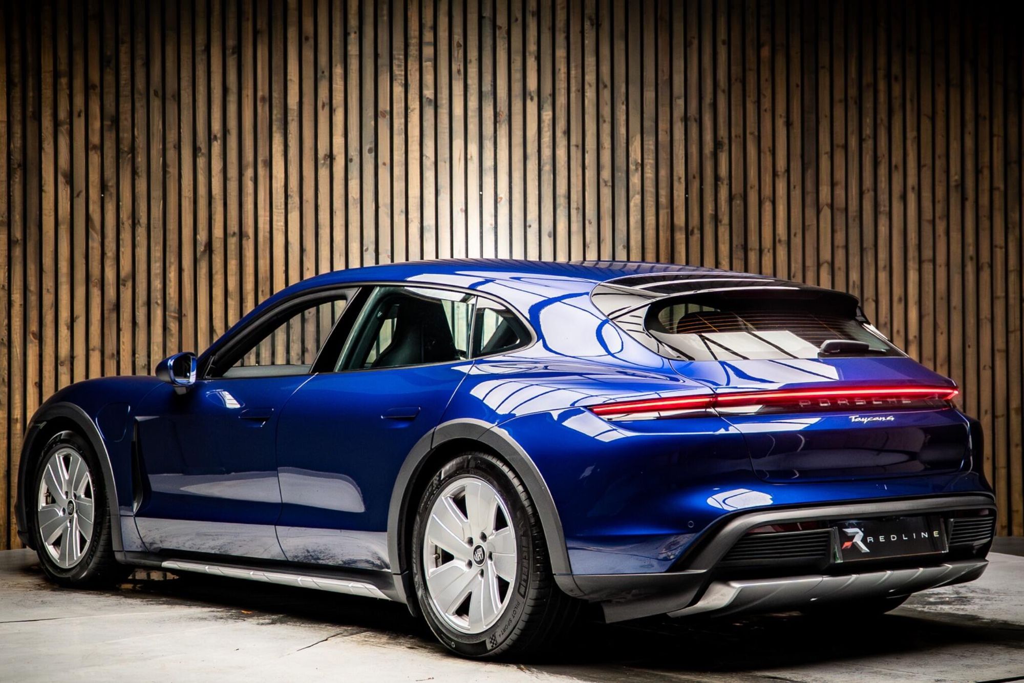 PORSCHE TAYCAN CROSS TURISMO 420kW 4S 93kWh 5dr Auto for sale UK - Slide 3