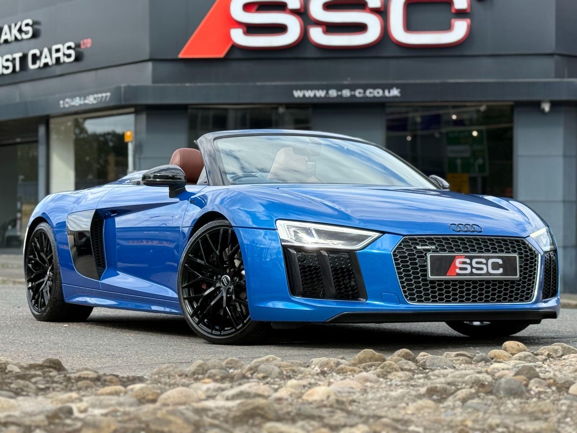 AUDI R8 SPYDER 5.2 FSI V10 Quattro 2dr S Tronic for sale UK