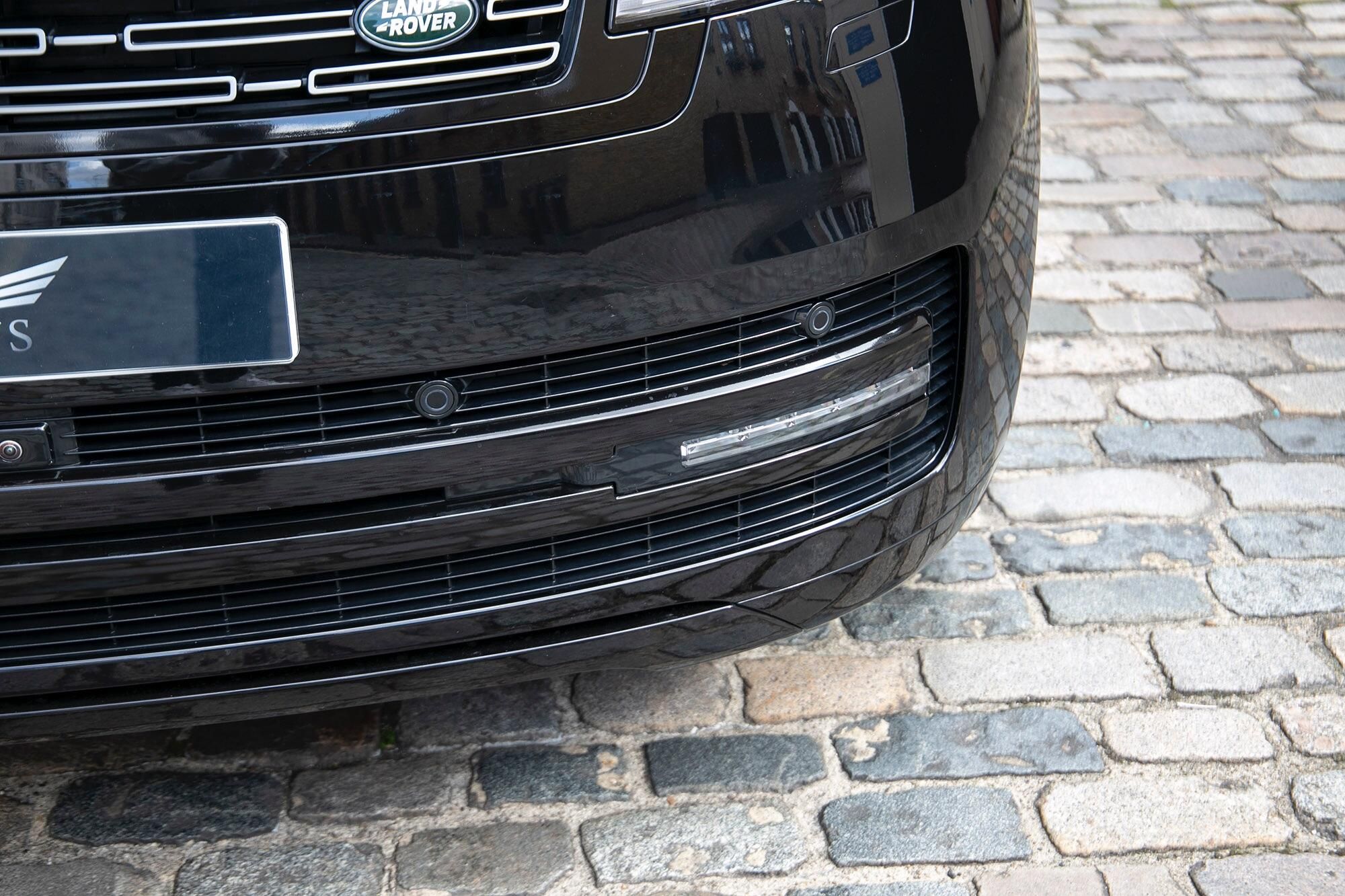 LAND ROVER RANGE ROVER ESTATE 3.0 P400 SE LWB 4dr Auto [7 Seat] for sale UK - Slide 5