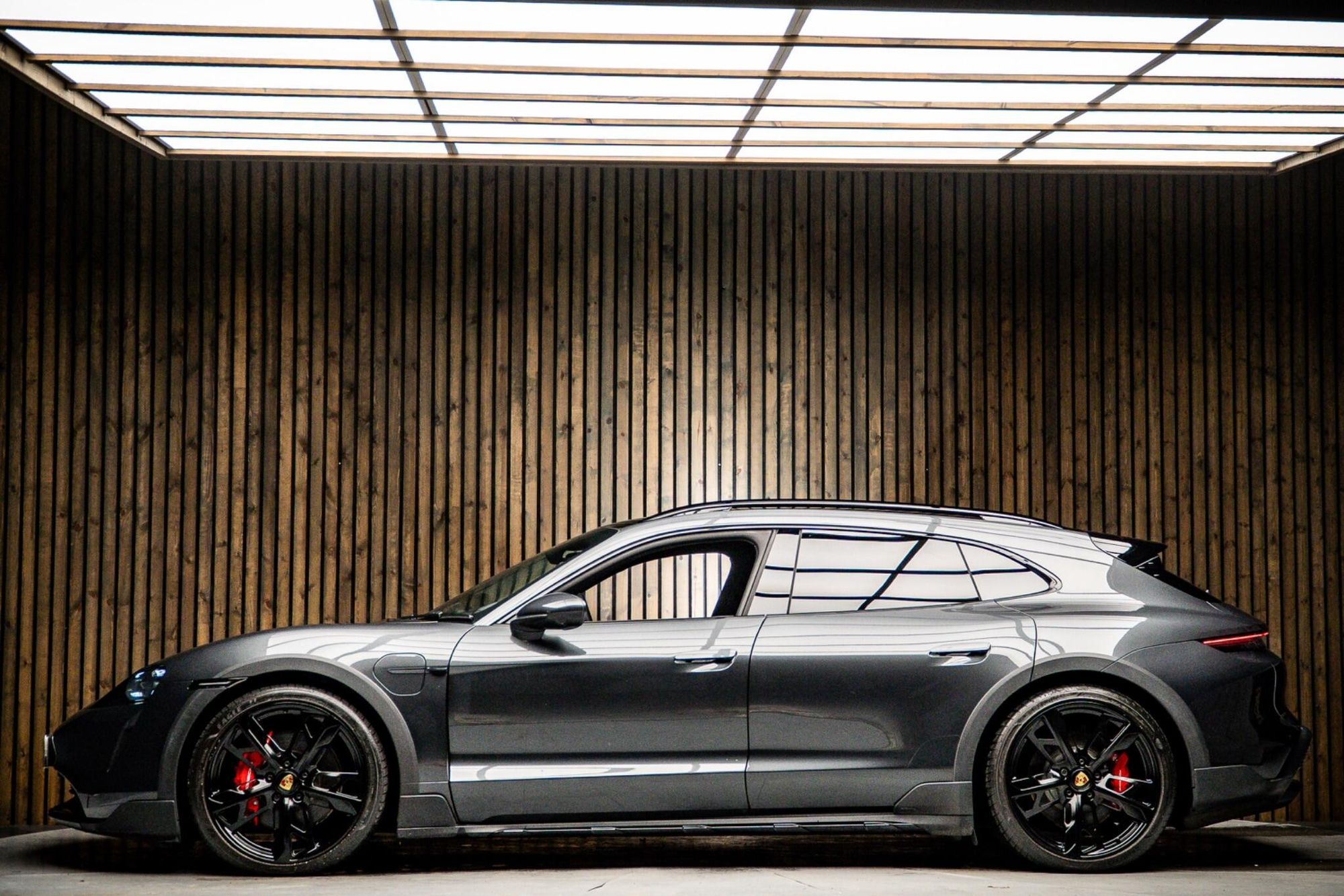 PORSCHE TAYCAN CROSS TURISMO 420kW 4S 93kWh 5dr Auto for sale UK - Slide 7