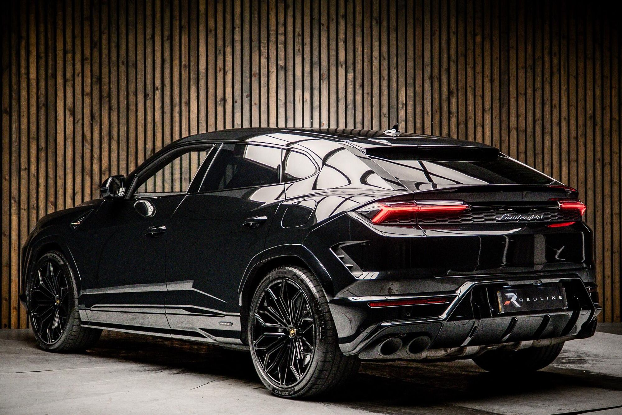 LAMBORGHINI URUS ESTATE 4.0T V8 800 PHEV SE 5dr Auto for sale UK - Slide 3