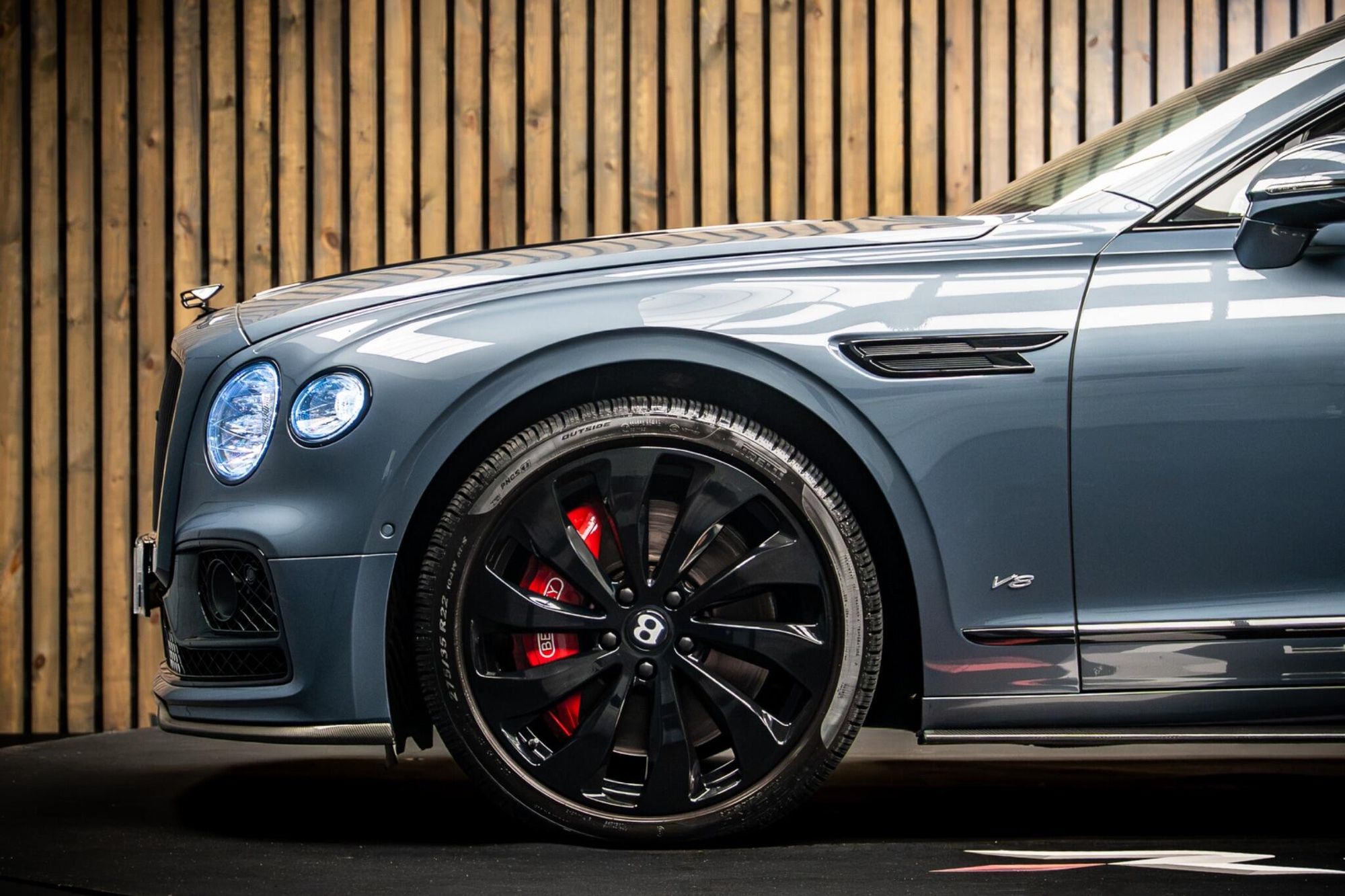 BENTLEY FLYING SPUR SALOON 4.0 V8 4dr Auto for sale UK - Slide 9
