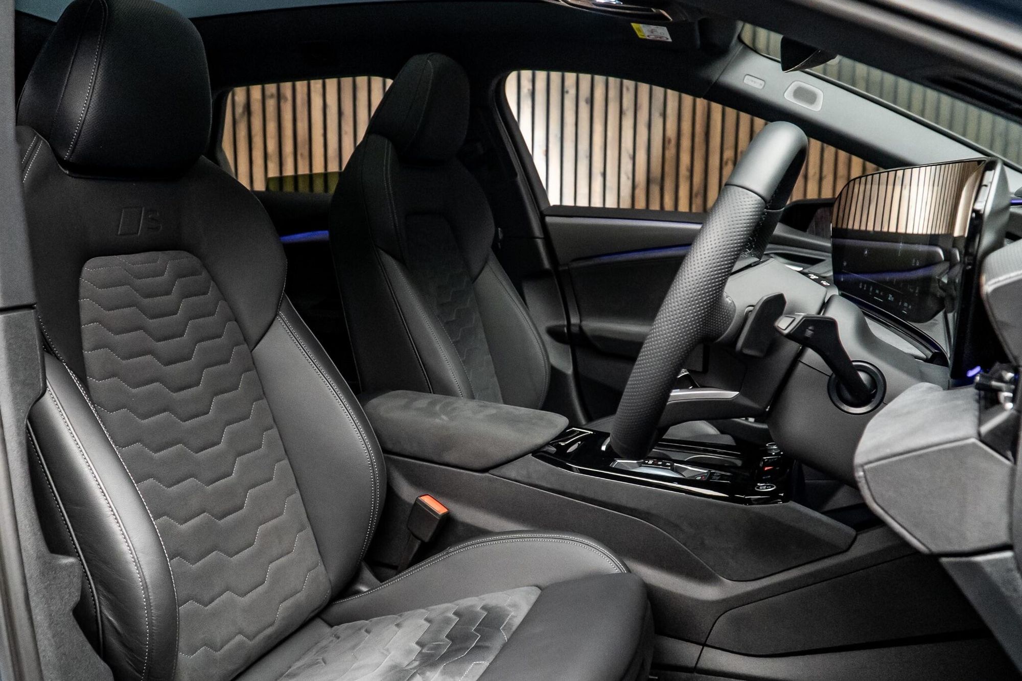 AUDI A6 E-TRON AVANT SPECIAL EDITION 270kW Performance 100kWh Launch Edition 5dr Auto for sale UK - Slide 2