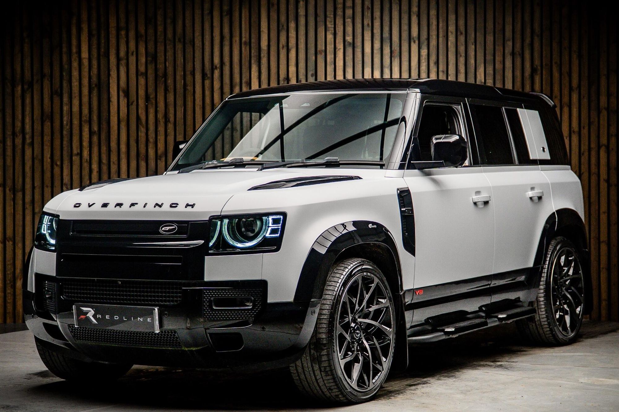 LAND ROVER DEFENDER ESTATE 5.0 P525 V8 110 5dr Auto for sale UK - Slide 8