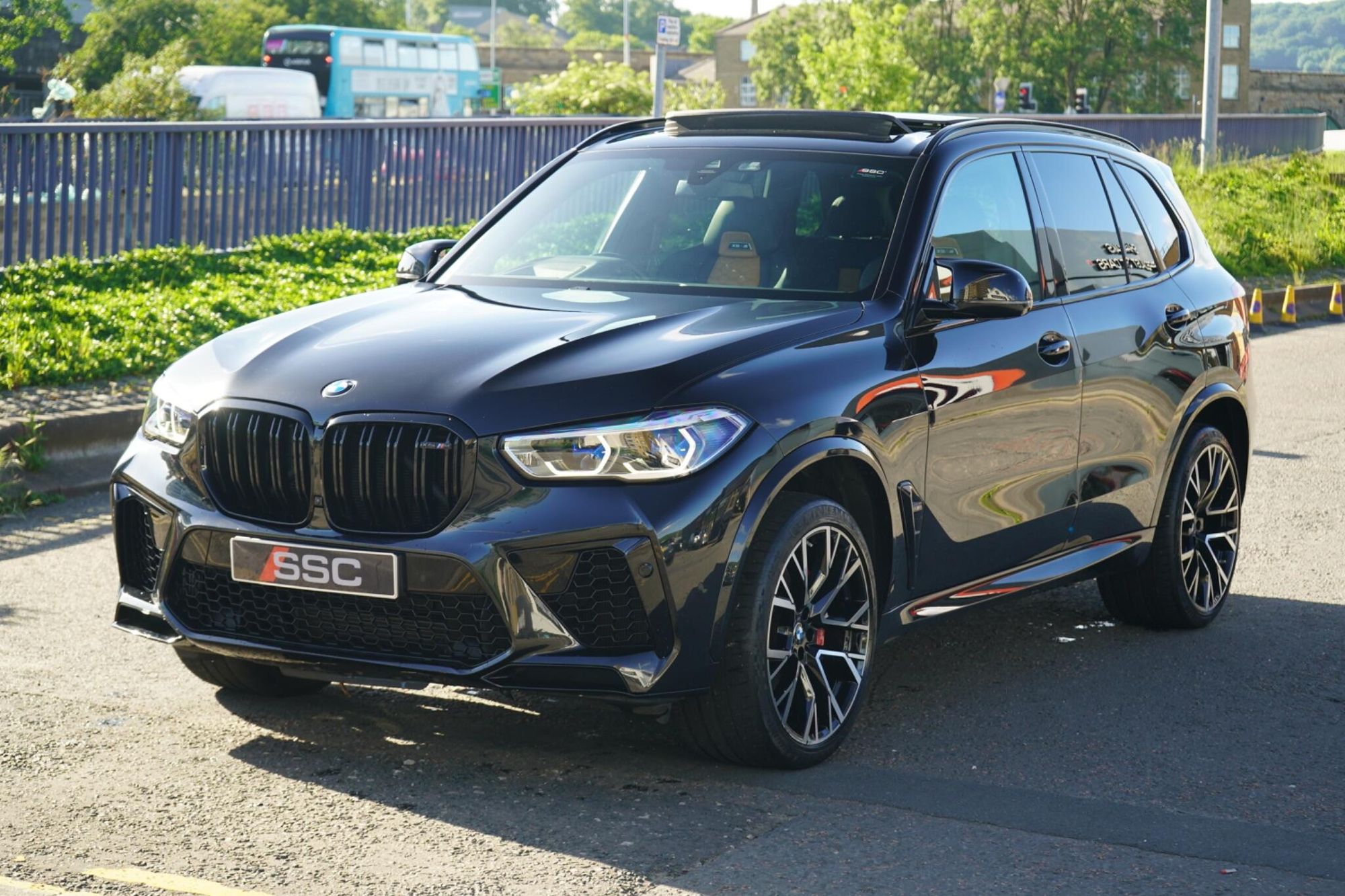 BMW X5 M ESTATE xDrive X5 M Competition 5dr Step Auto for sale UK - Slide 7
