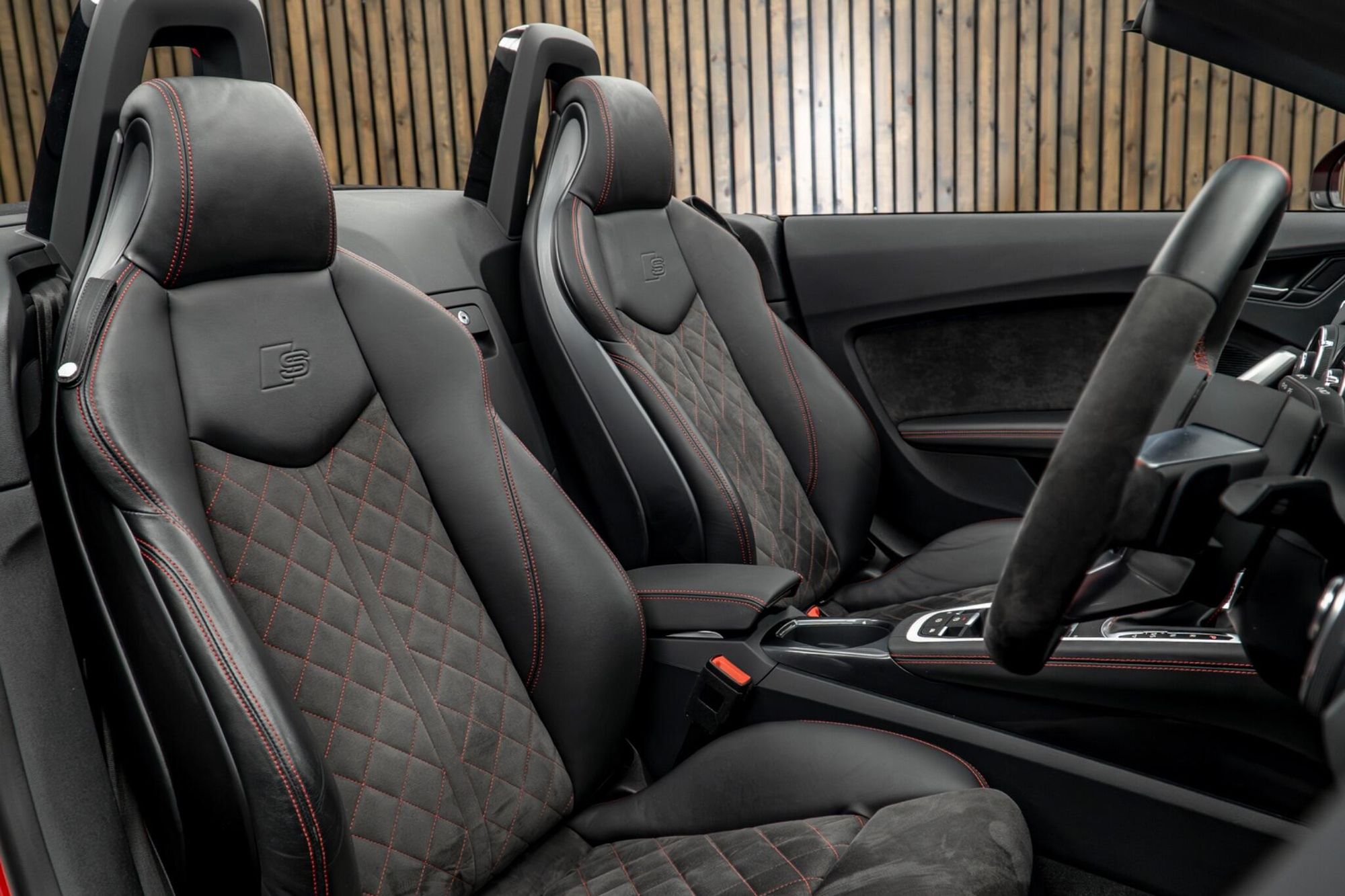 AUDI TT ROADSTER 40 TFSI Final Edition 2dr S Tronic for sale UK - Slide 2