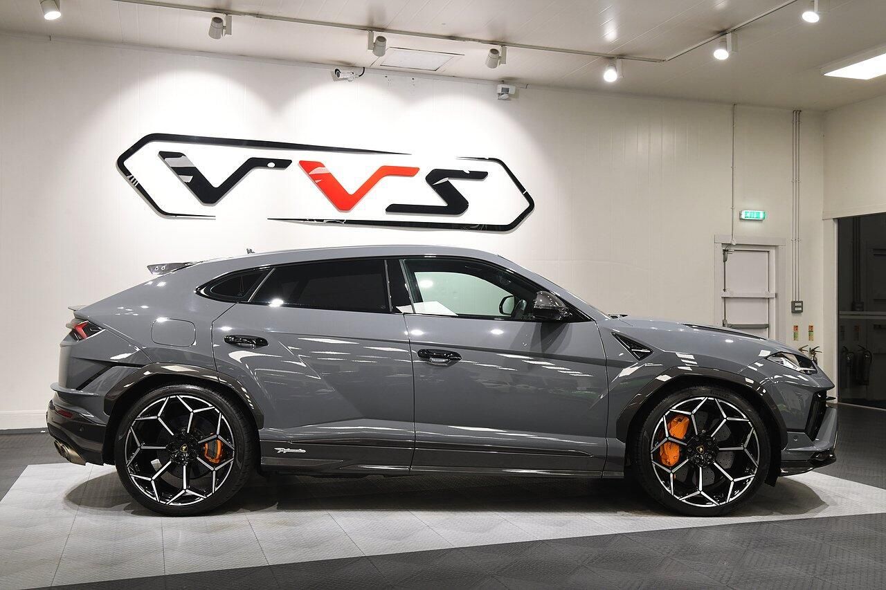LAMBORGHINI URUS ESTATE 4.0T FSI V8 Performante 5dr Auto for sale UK - Slide 2