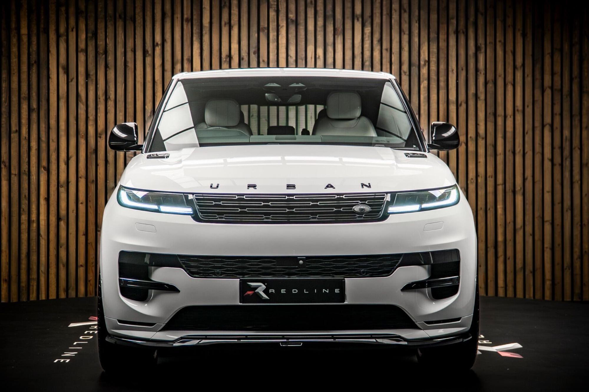 LAND ROVER RANGE ROVER SPORT DIESEL ESTATE 3.0 D300 Dynamic SE 5dr Auto for sale UK - Slide 5