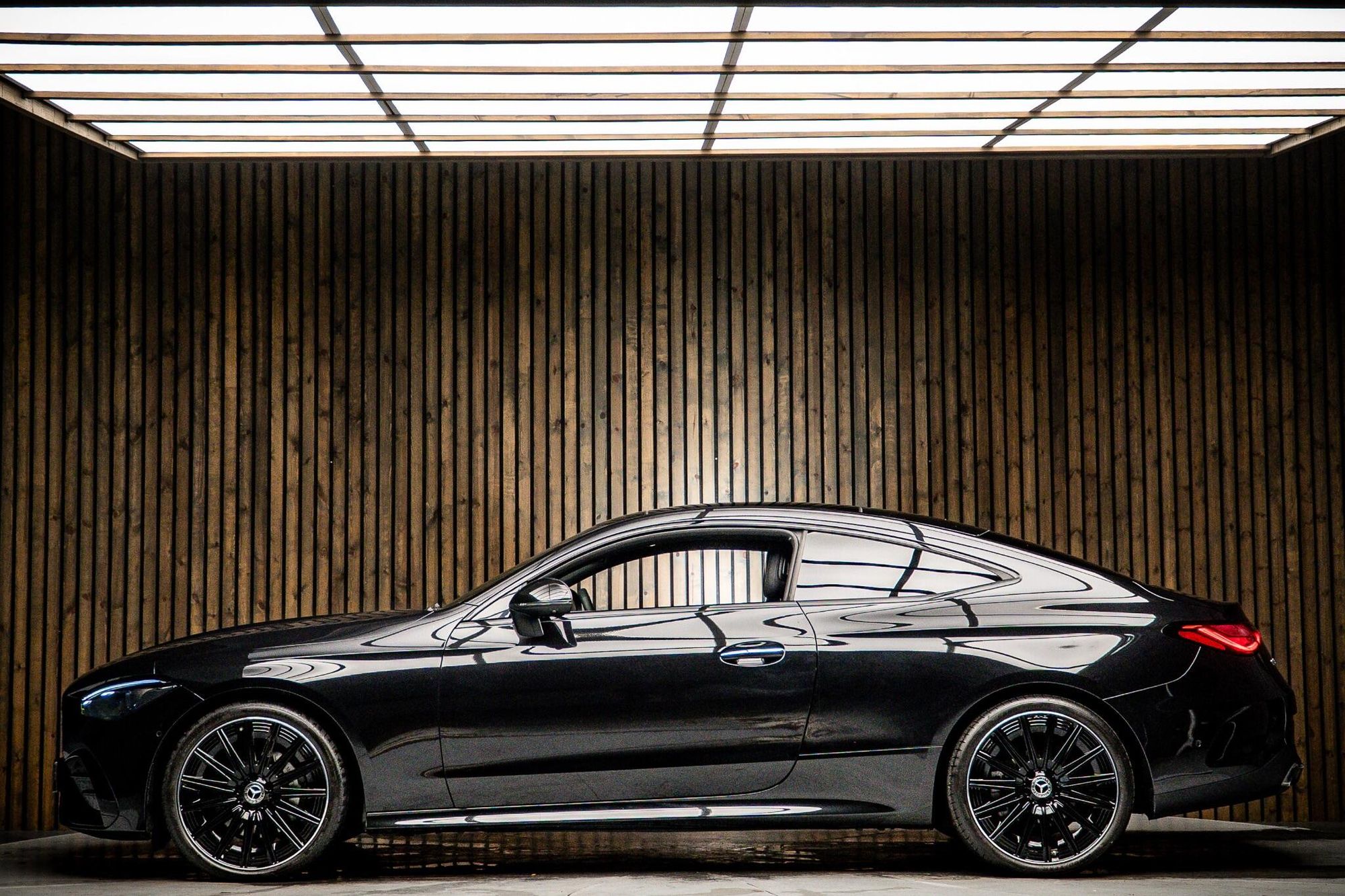 MERCEDES-BENZ CLE COUPE CLE 300 4Matic Premier Edition 2dr 9G-Tronic for sale UK - Slide 8