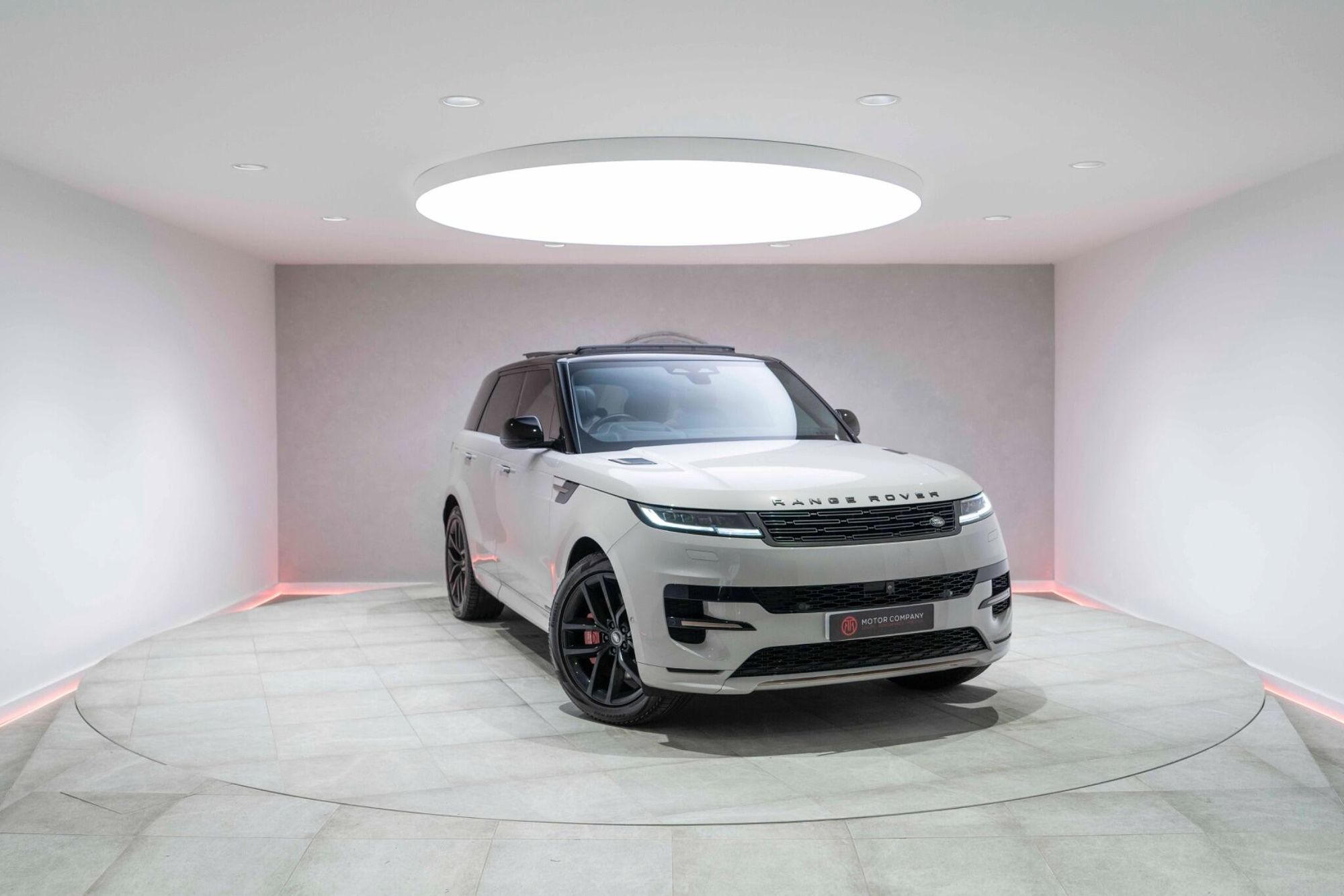 LAND ROVER RANGE ROVER SPORT ESTATE 4.4 P530 V8 Autobiography 5dr Auto for sale UK - Slide 2