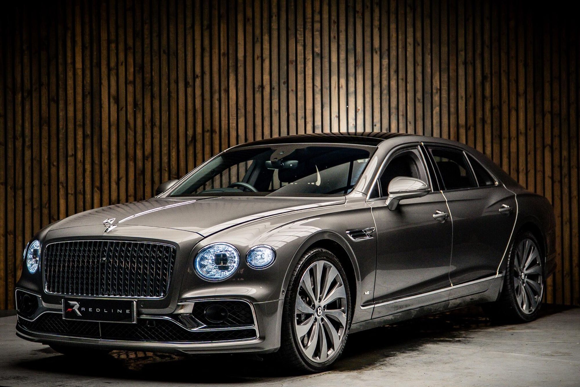 BENTLEY FLYING SPUR SALOON SPECIAL EDITIONS 6.0 W12 First Edition 4dr Auto for sale UK - Slide 8