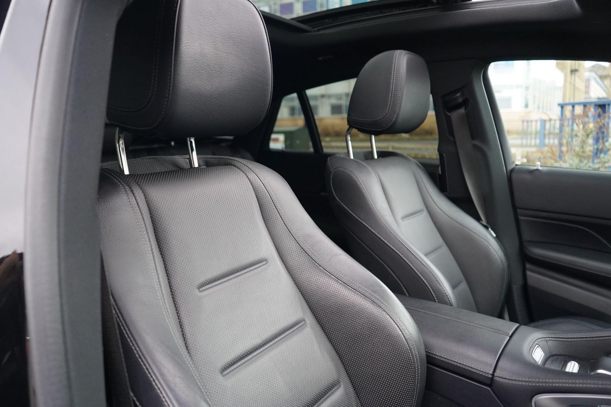 MERCEDES-BENZ GLE COUPE GLE DIESEL COUPE GLE 400d 4Matic AMG Line Premium + 5dr 9G-Tronic for sale UK - Slide 3