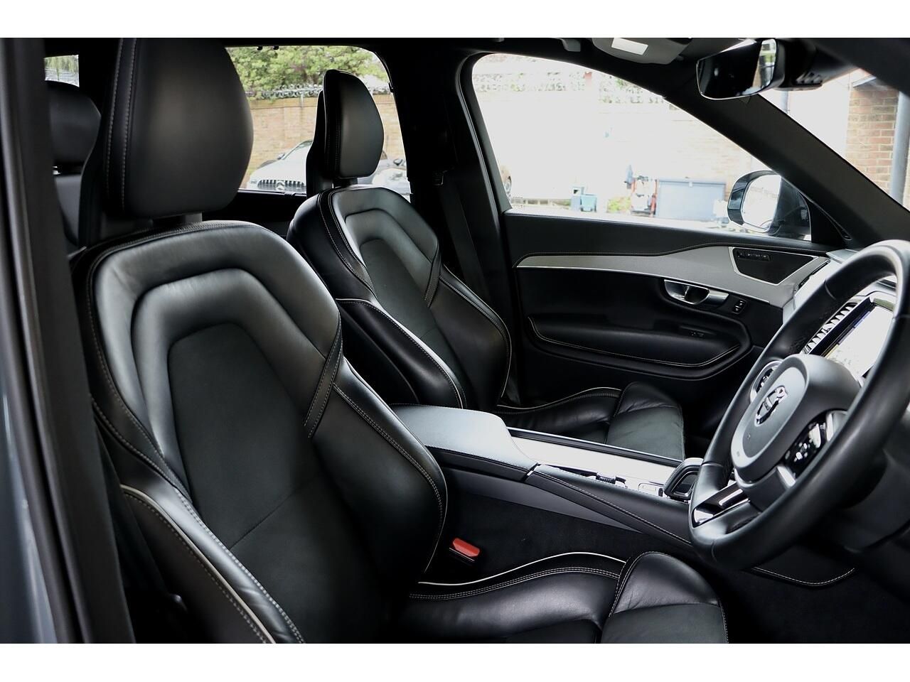 VOLVO XC90 ESTATE 2.0 B6P [300] R DESIGN 5dr AWD Geartronic for sale UK - Slide 8