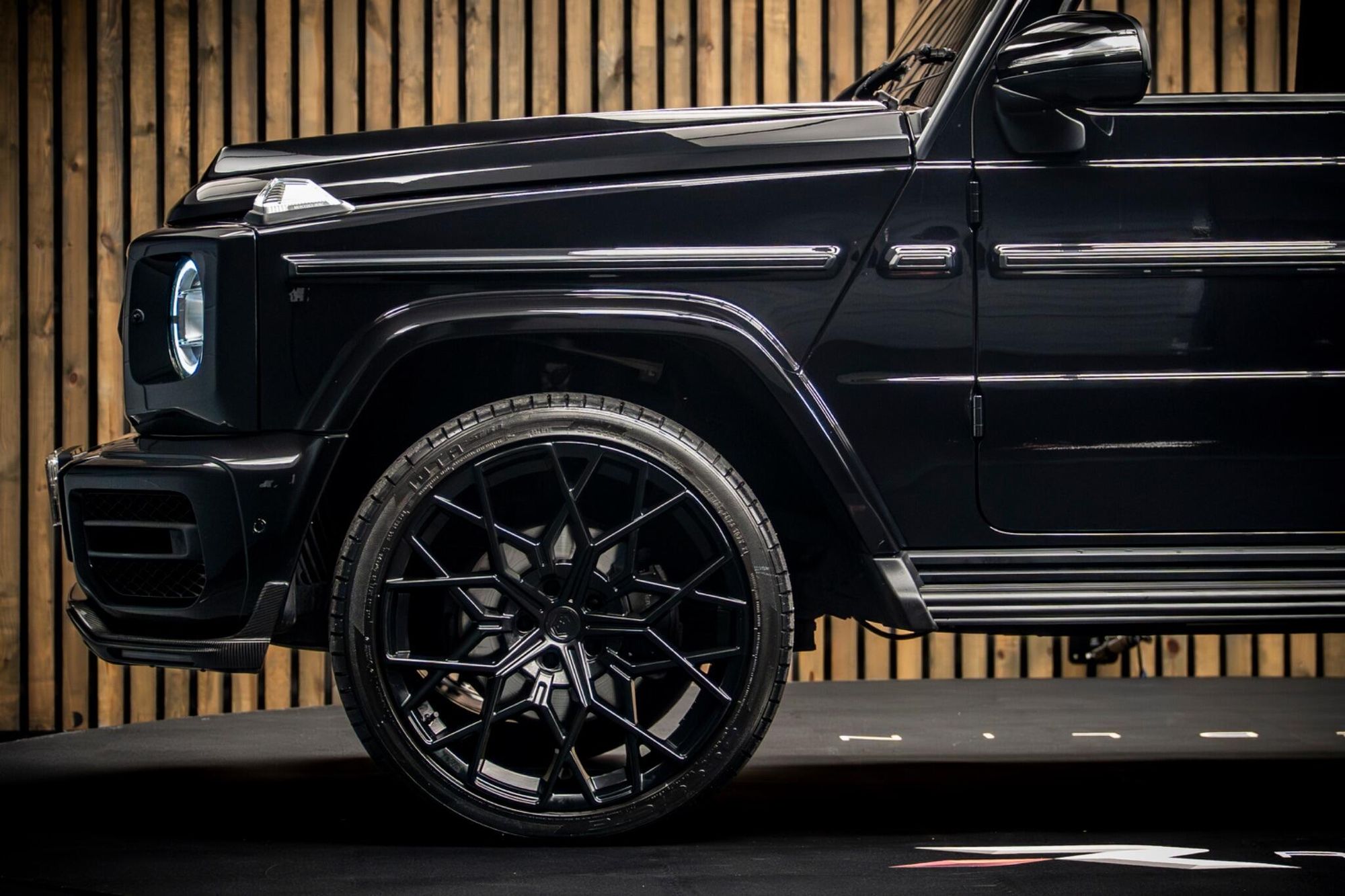 MERCEDES-BENZ G CLASS DIESEL STATION WAGON G400d AMG Line Premium Plus 5dr 9G-Tronic for sale UK - Slide 9