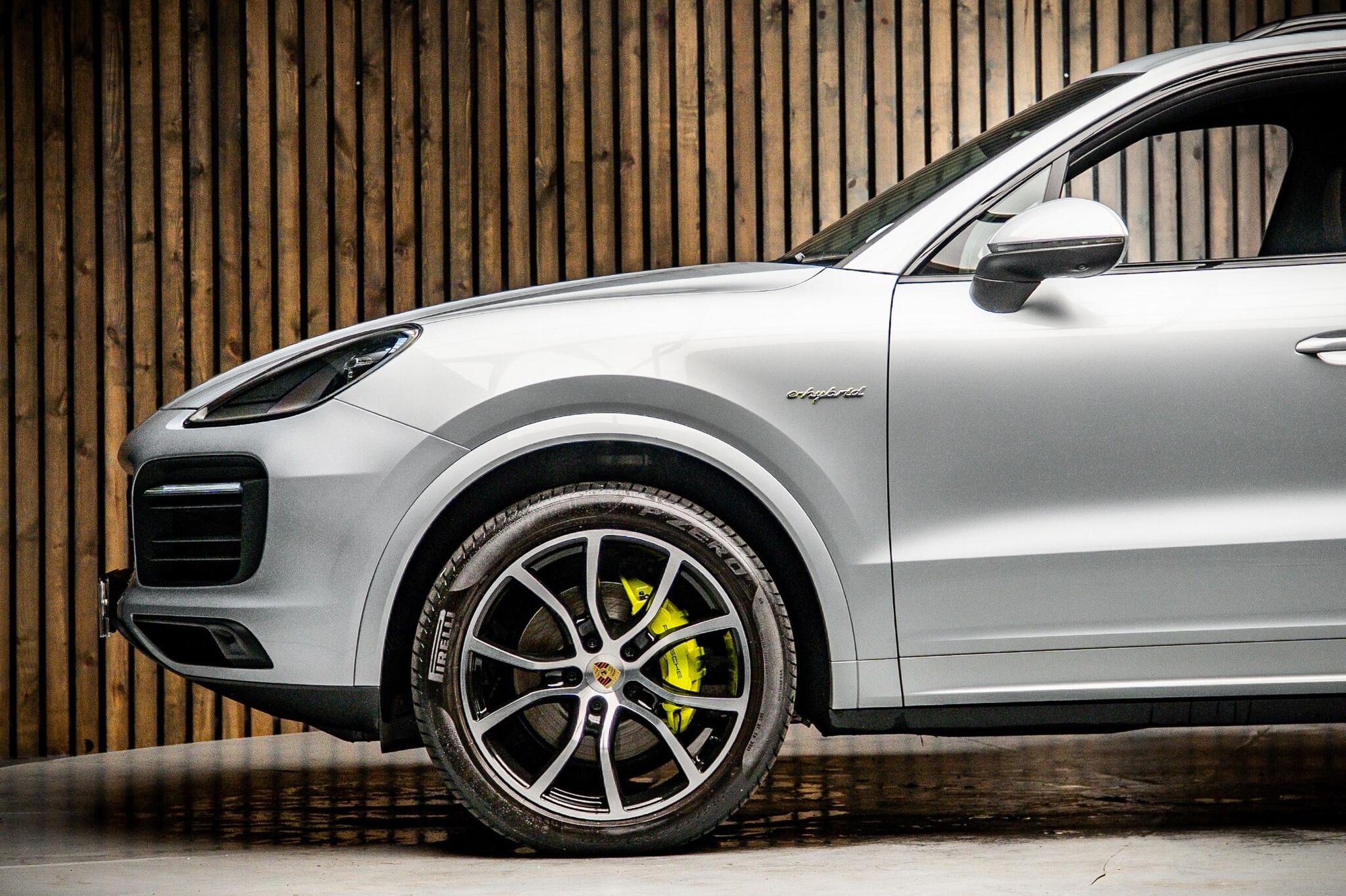 Porsche Cayenne 3.0 V6 Black Edition E-Hybrid Tiptronic S 25.9kWh 5 Door Auto for sale UK - Slide 9