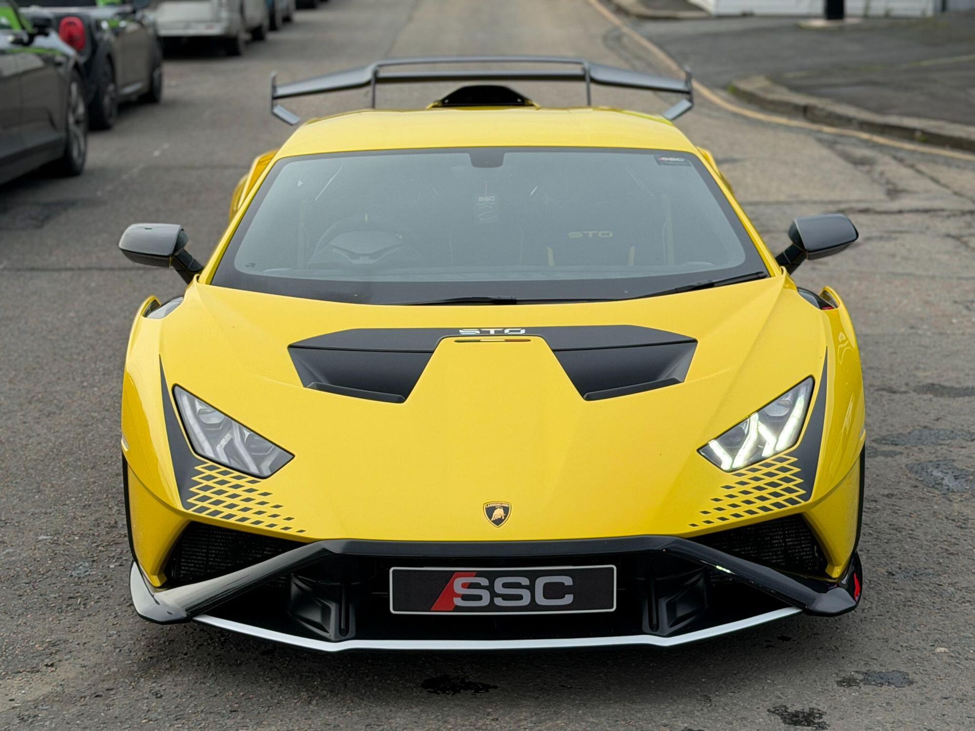 LAMBORGHINI HURACAN EVO COUPE 5.2 V10 640 STO 2dr Auto for sale UK - Slide 7