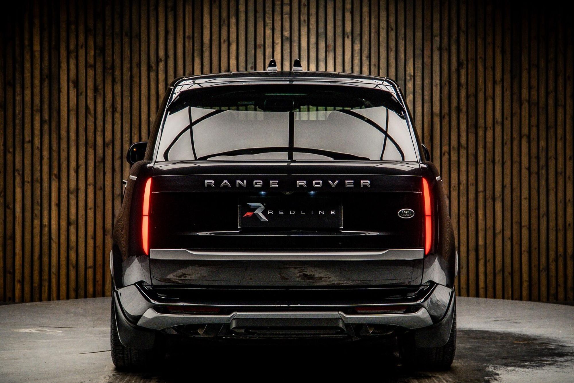 LAND ROVER RANGE ROVER ESTATE 3.0 P440e Autobiography 4dr Auto for sale UK - Slide 6