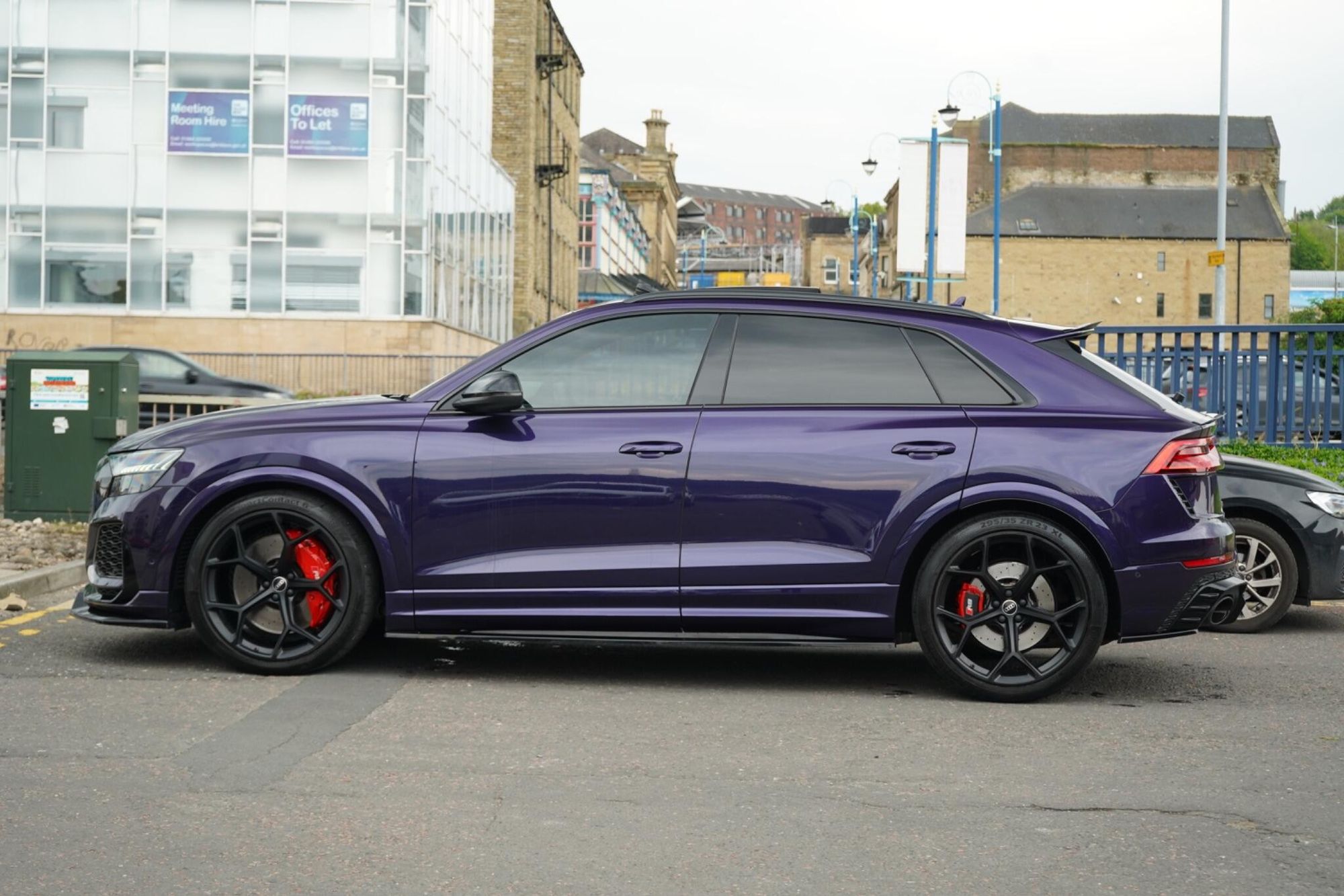 AUDI Q8 ESTATE SQ8 TFSI Quattro Vorsprung 5dr Tiptronic for sale UK - Slide 8