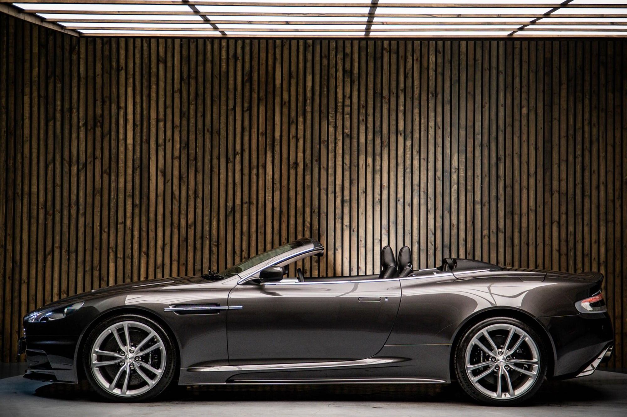 ASTON MARTIN DBS CONVERTIBLE V12 2dr Volante Touchtronic Auto for sale UK - Slide 7