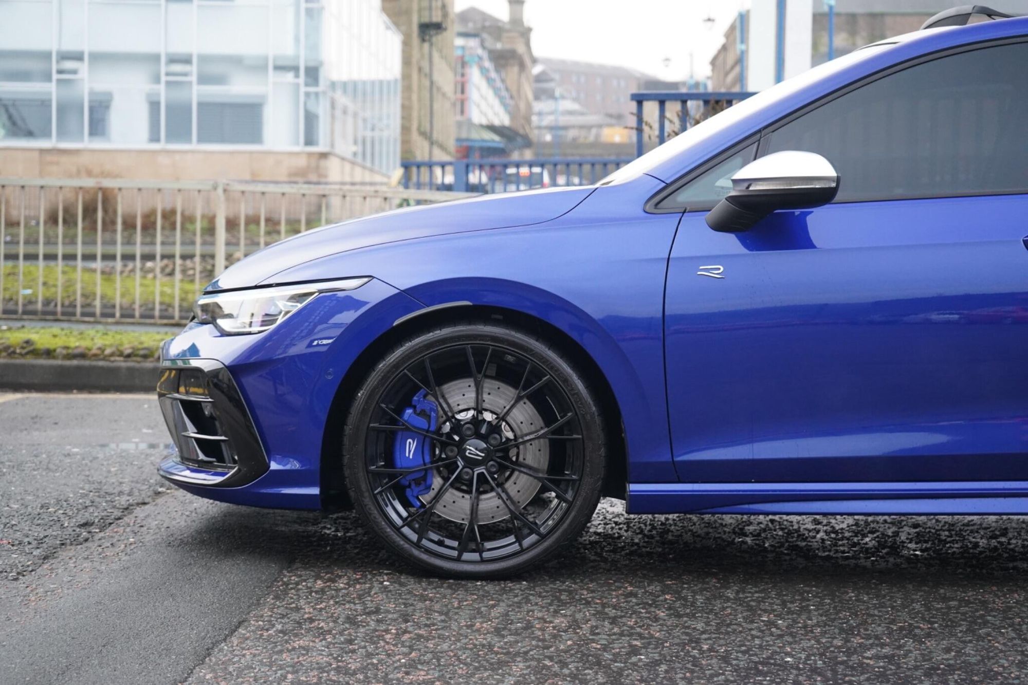 VOLKSWAGEN GOLF HATCHBACK 2.0 TSI 333 R 4Motion 5dr DSG for sale UK - Slide 9