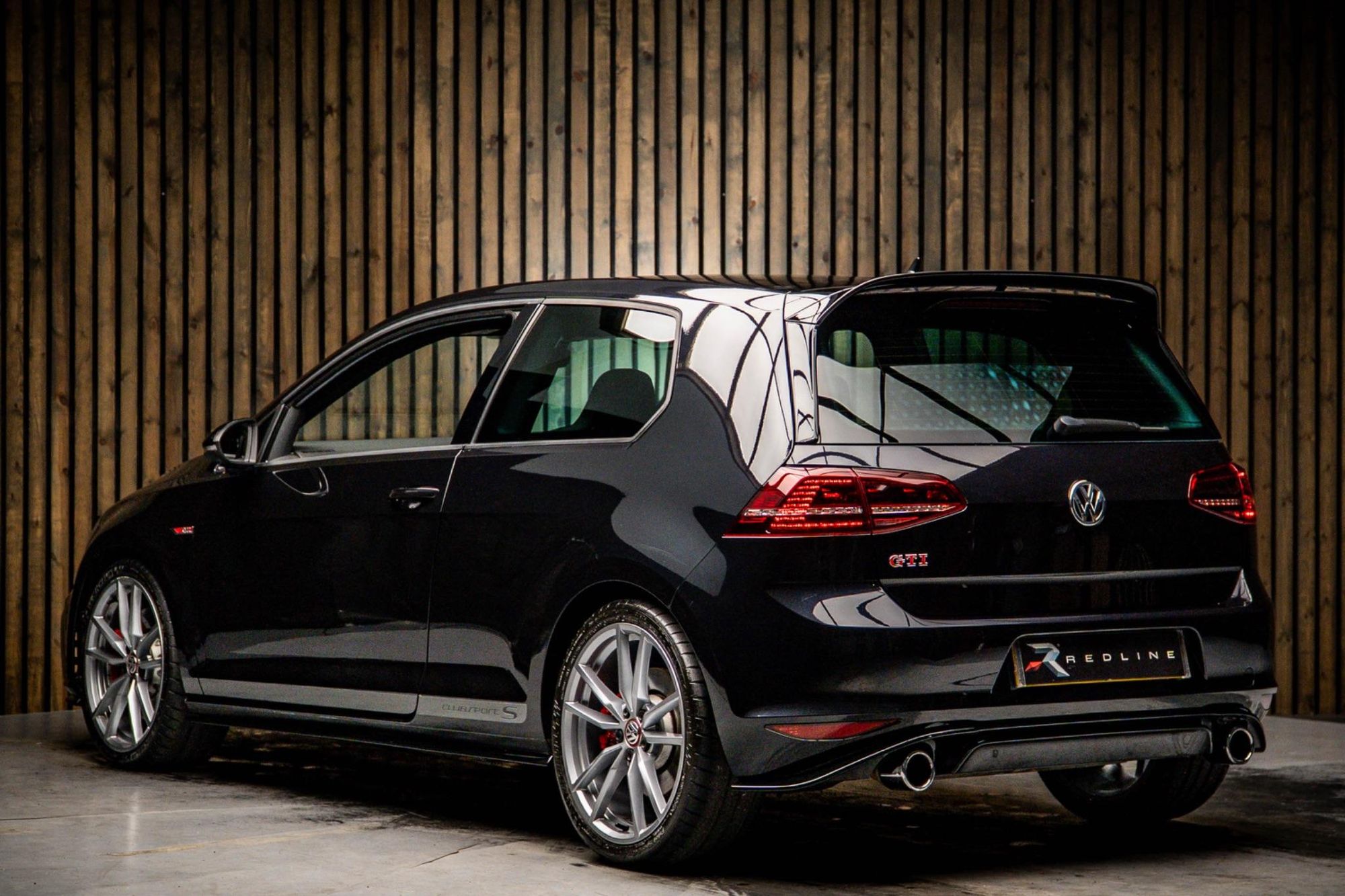 VOLKSWAGEN GOLF HATCHBACK SPECIAL EDITION 2.0 TSI GTI Clubsport S 3dr for sale UK - Slide 3